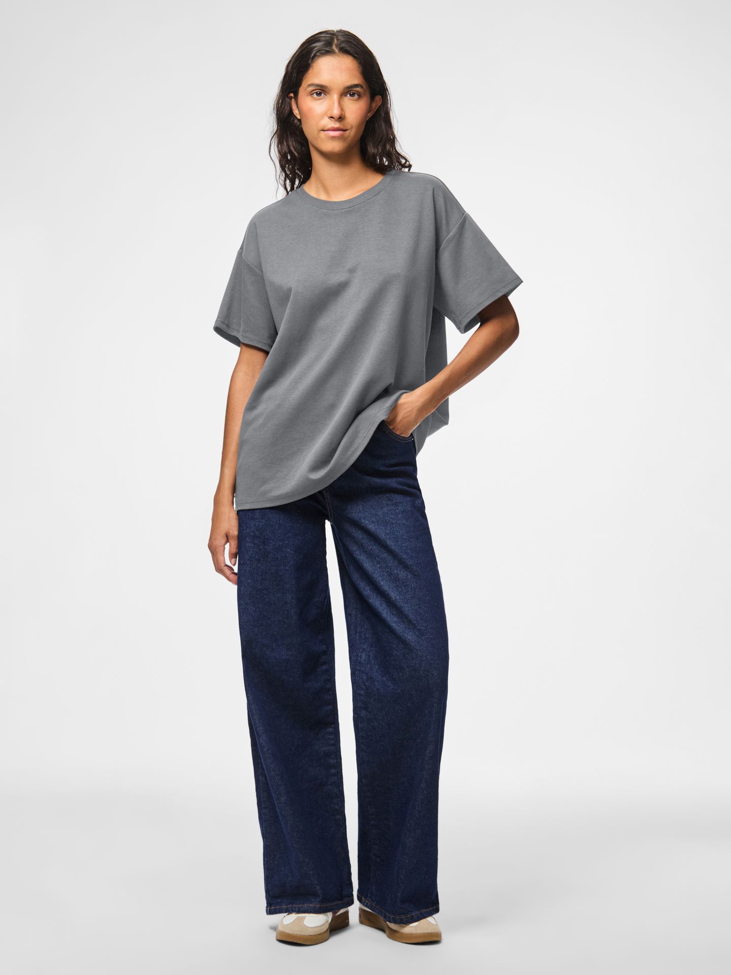 Pieces PCSKYLAR SS OVERSIZED TEE JRS NOOS Ultimate Grey 2900153523037