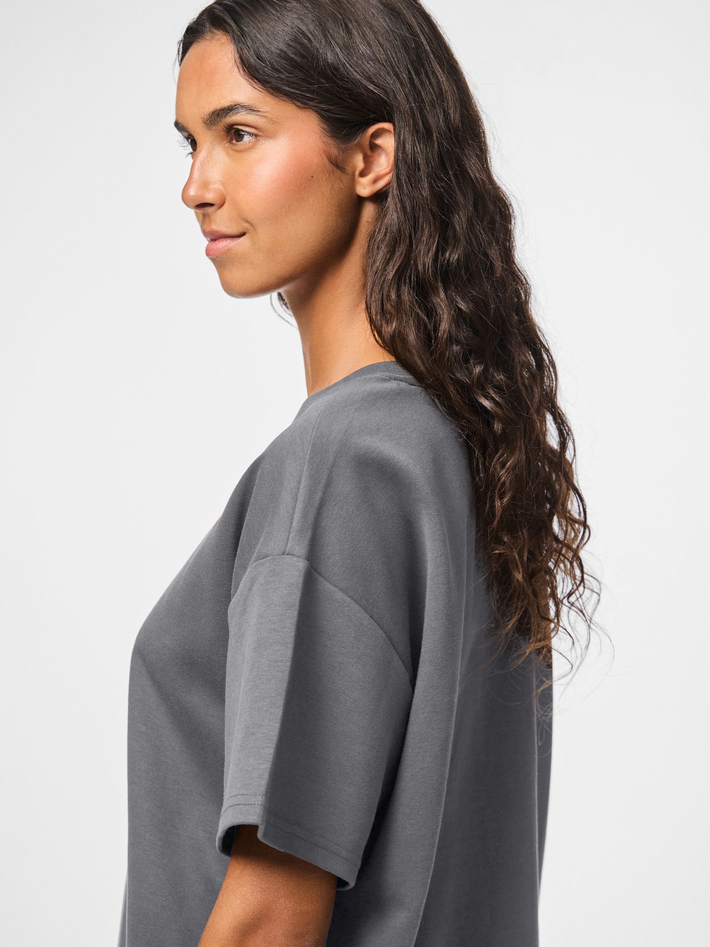 Pieces PCSKYLAR SS OVERSIZED TEE JRS NOOS Ultimate Grey 2900153523037