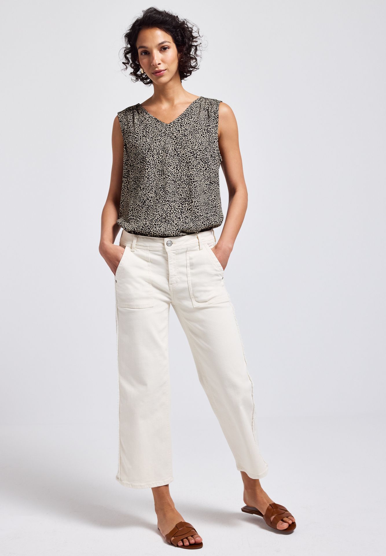 Street One A345737 V-neck blouse w smok detail cotton cream 2900154008038