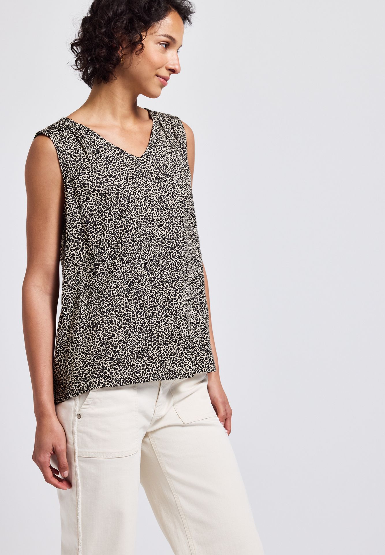 Street One A345737 V-neck blouse w smok detail cotton cream 00111925-EKA19000200000740