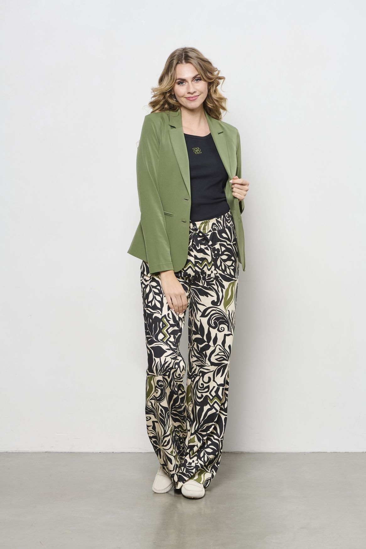 &Co Woman PHILEINE TRAVEL 52090 on-olive 2900154462076 &Co Woman PHILEINE TRAVEL 52090 on-olive 2900154462076