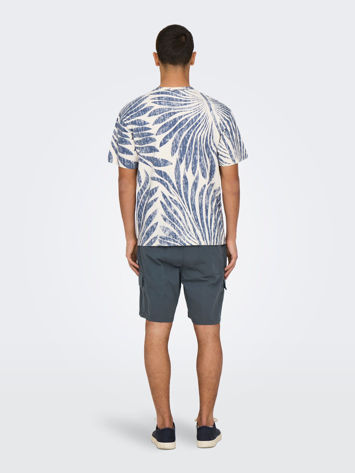 Only & Sons ONSZEKE LIFE REG WASHED SS AOP TEE Egret/VINTAGE INDIGO 2900154611030