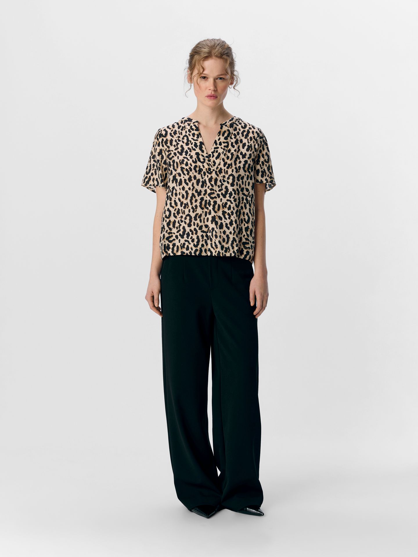 OBJECT OBJKARINA S/S RE V-NECK TOP NOOS Sandshell/Black 2900154626010