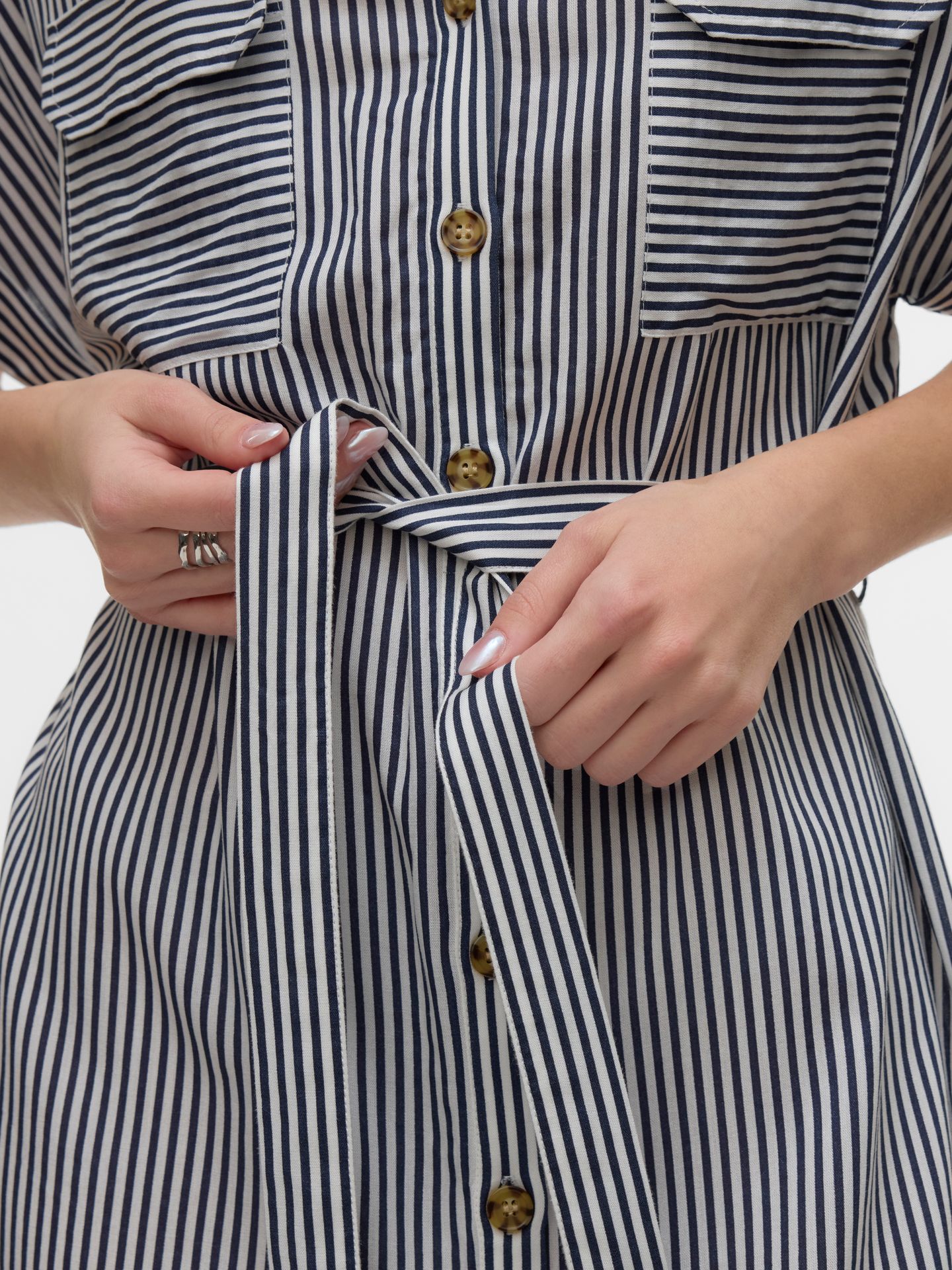 Vero Moda VMBUMPY SS SHORT SHIRT DRESS WVN GA India Ink/Snow White 2900154645028