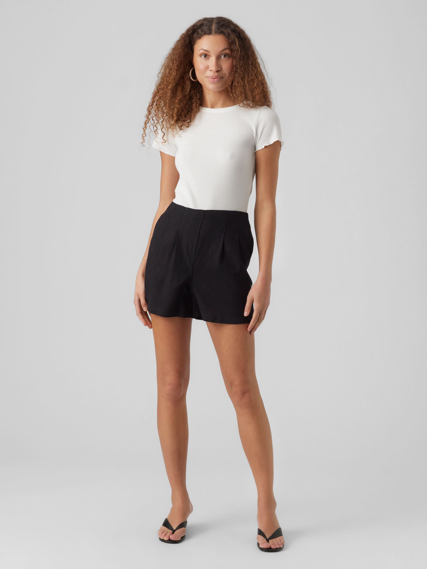 Vero Moda VMJESMILO HW SHORTS WVN GA NOOS Black 2900154656017