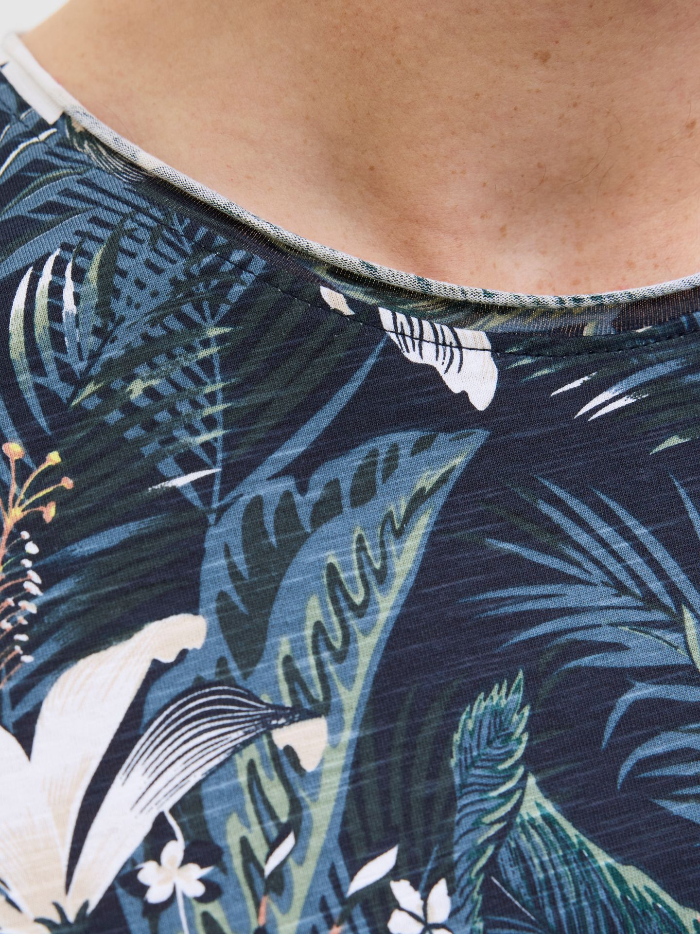 Jack & Jones JJEBRYAN AOP TEE S/S O-NECK SN Sky Captain 2900154704015