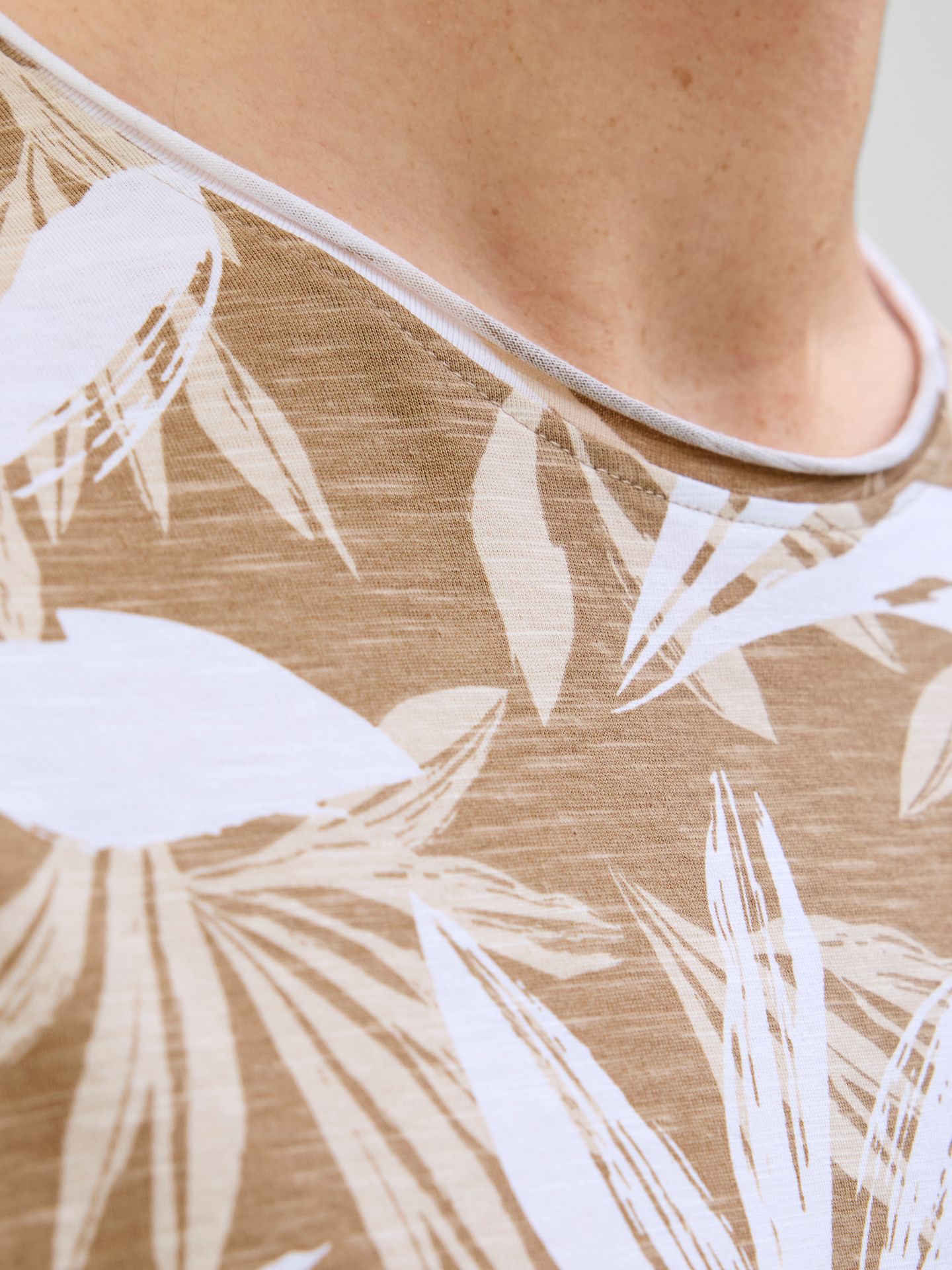 Jack & Jones JJEBRYAN AOP TEE S/S O-NECK SN Coriander 2900154698048