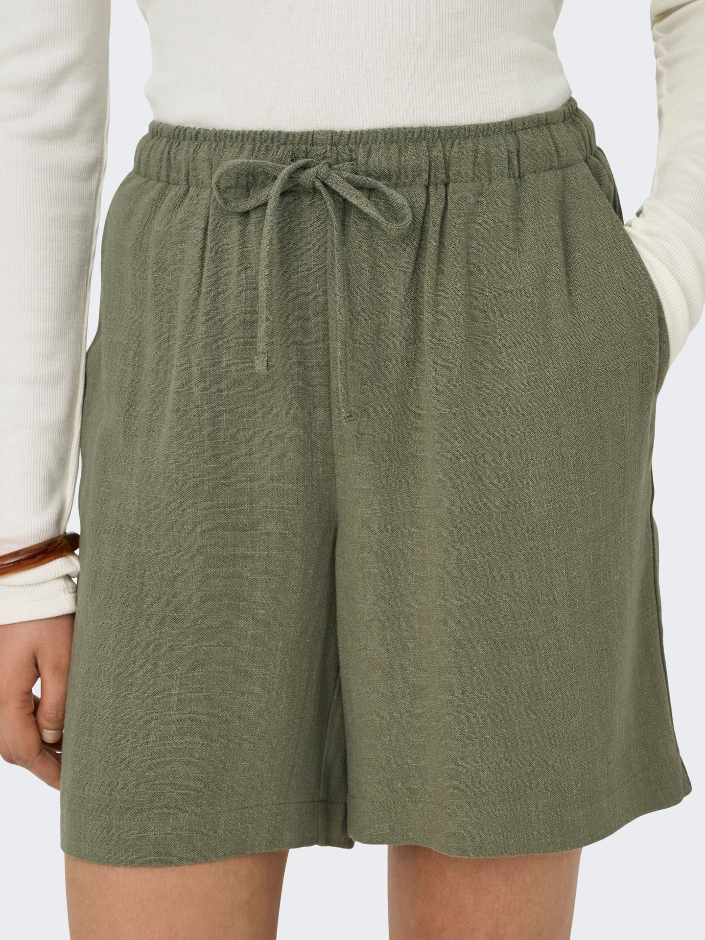 Only ONLSIESTA MW PULL-UP LIN BL SHORTS Deep Lichen Green 2900155892018