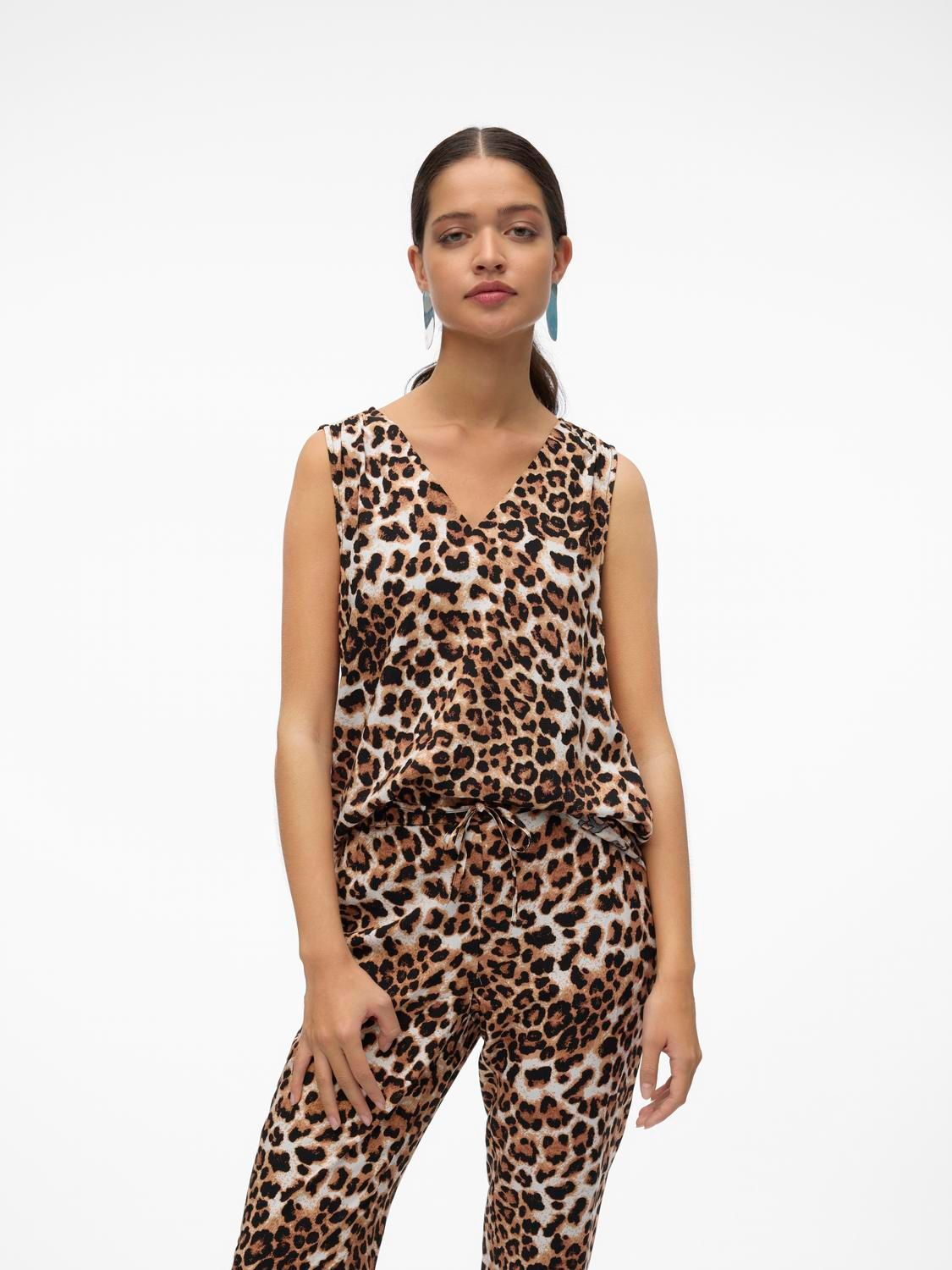 Vero Moda VMEASY JOY S/L V-NECK TOP WVN GA Tan/Leo 2900154971035