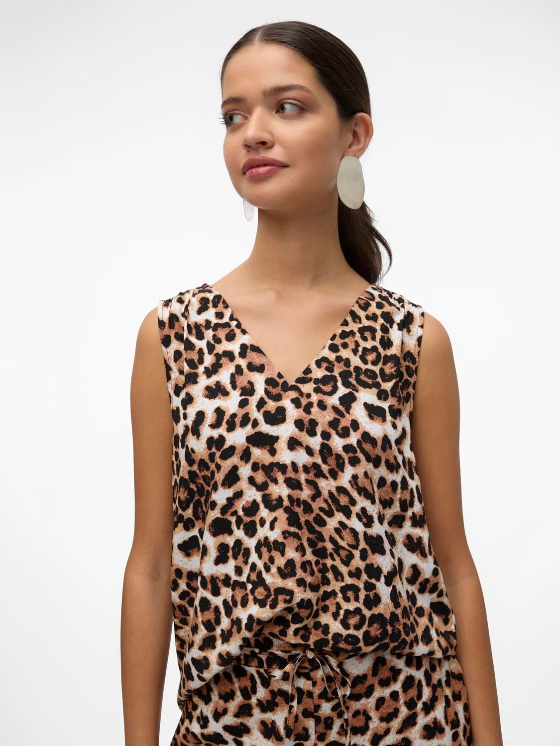 Vero Moda VMEASY JOY S/L V-NECK TOP WVN GA Tan/Leo 2900154971035