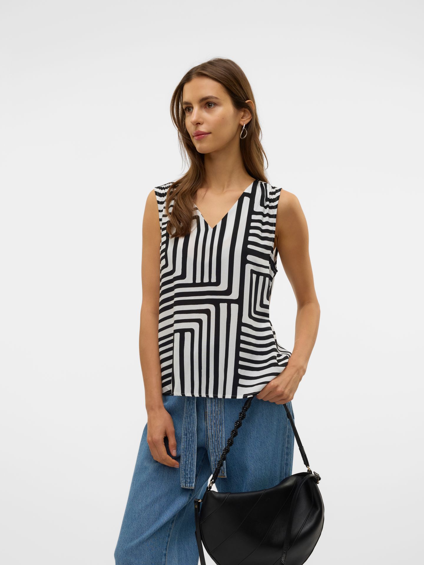 Vero Moda VMEASY JOY S/L V-NECK TOP WVN GA Black/Pernille 2900154962040