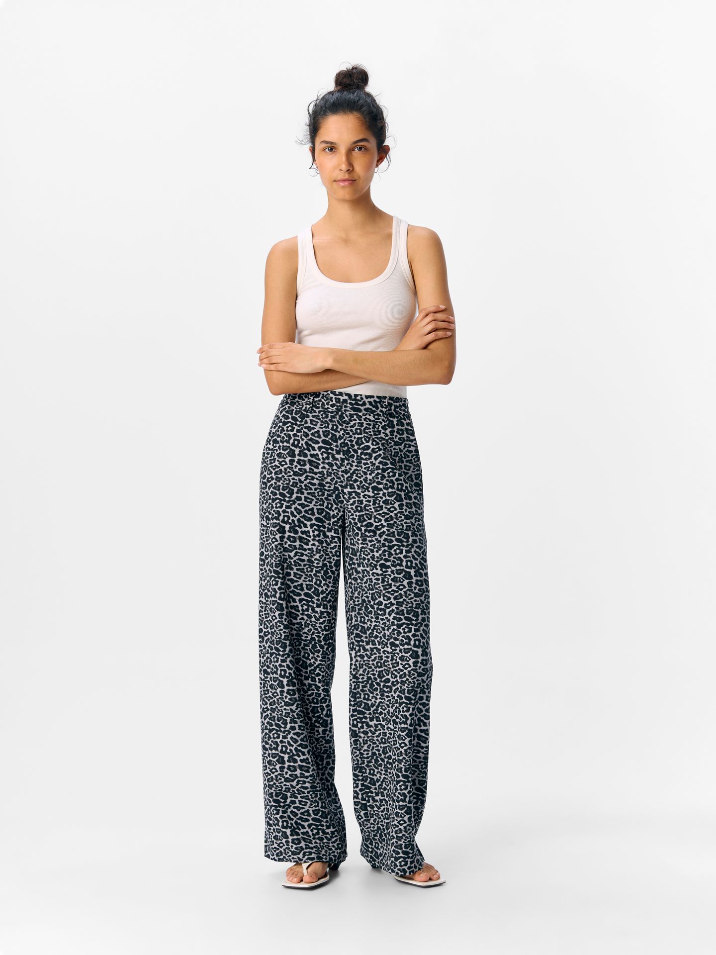 Object OBJALBA LISA WIDE PANT PRINT NOOS Grey/Leo 00112486-EKA22000400000173