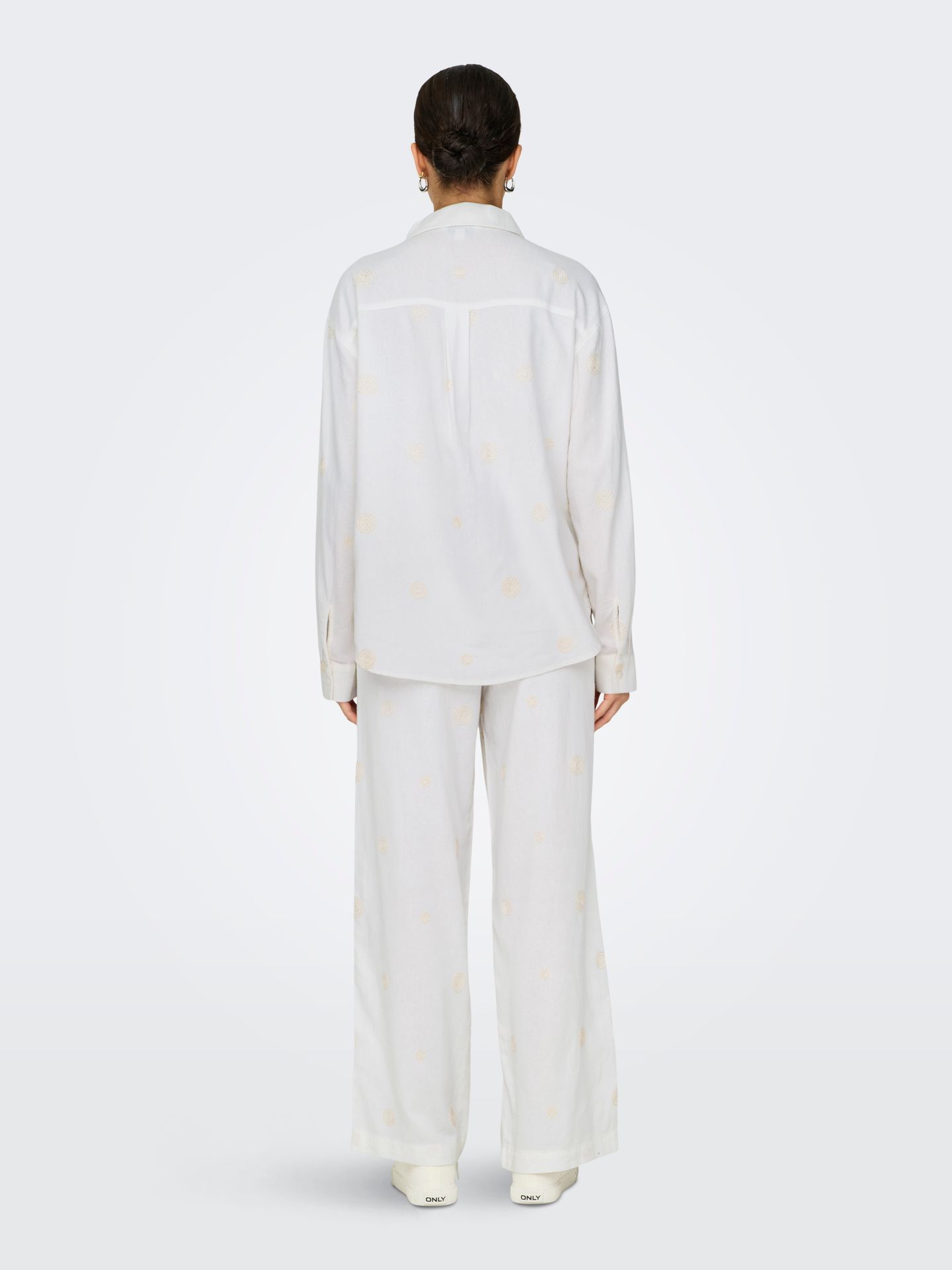 Only ONLCARO L/S LINEN BL EMB SHIRT CC P Bright White/HEART 2900155256018
