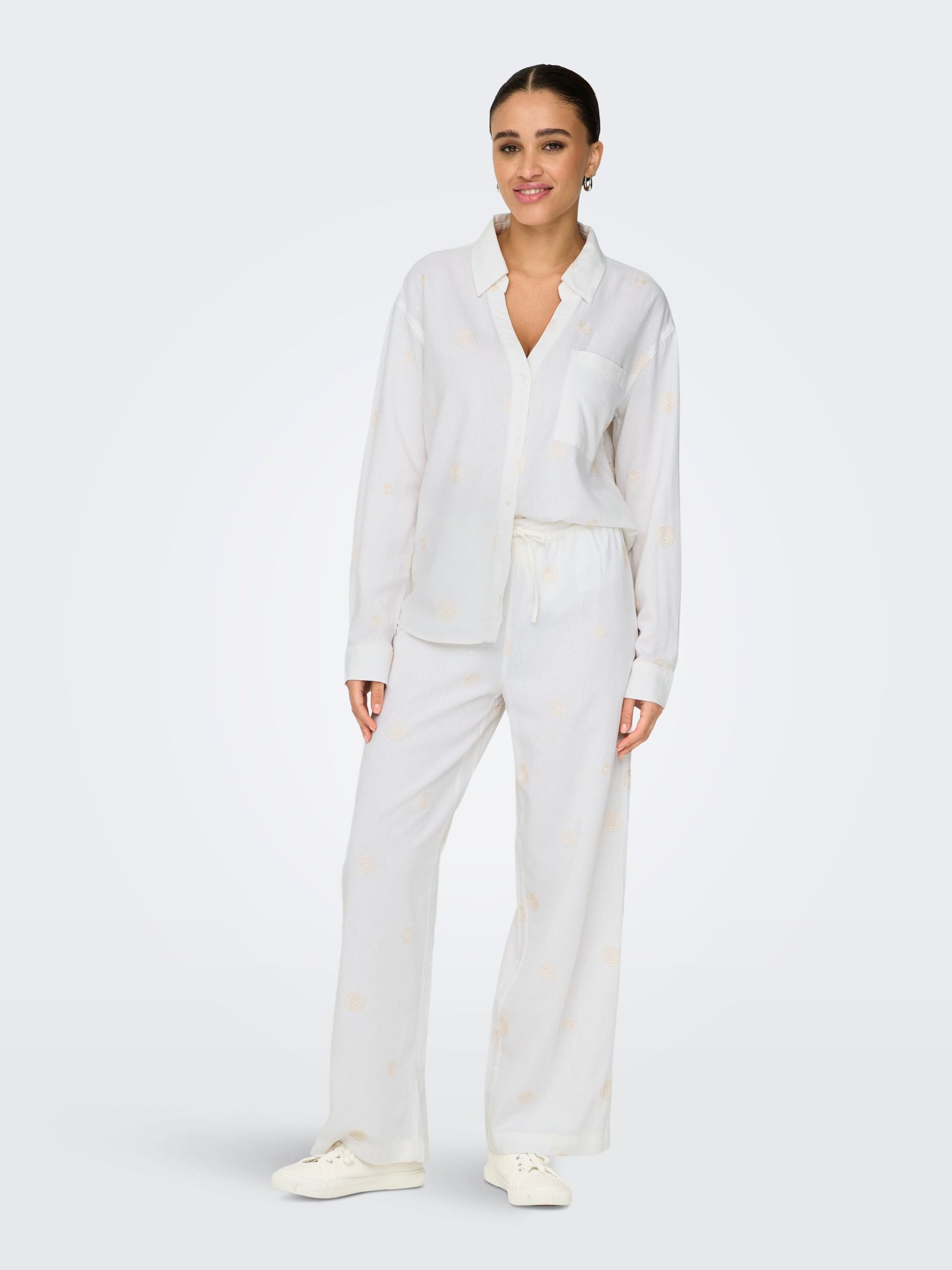 Only ONLCARO L/S LINEN BL EMB SHIRT CC P Bright White/HEART 2900155256018