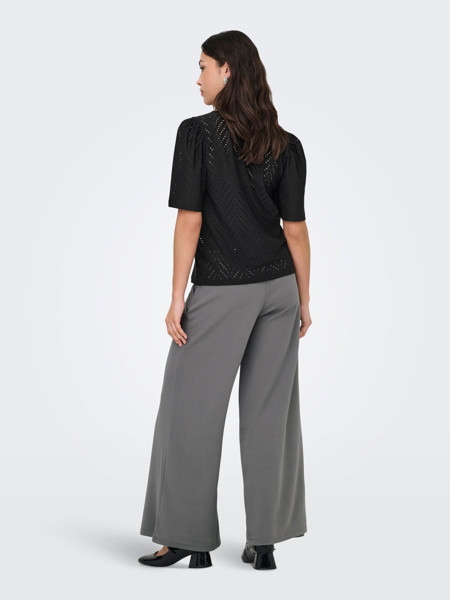 JDY JDYCARLA CATHINKA S/S TOP JRS NOOS Black 2900155660051