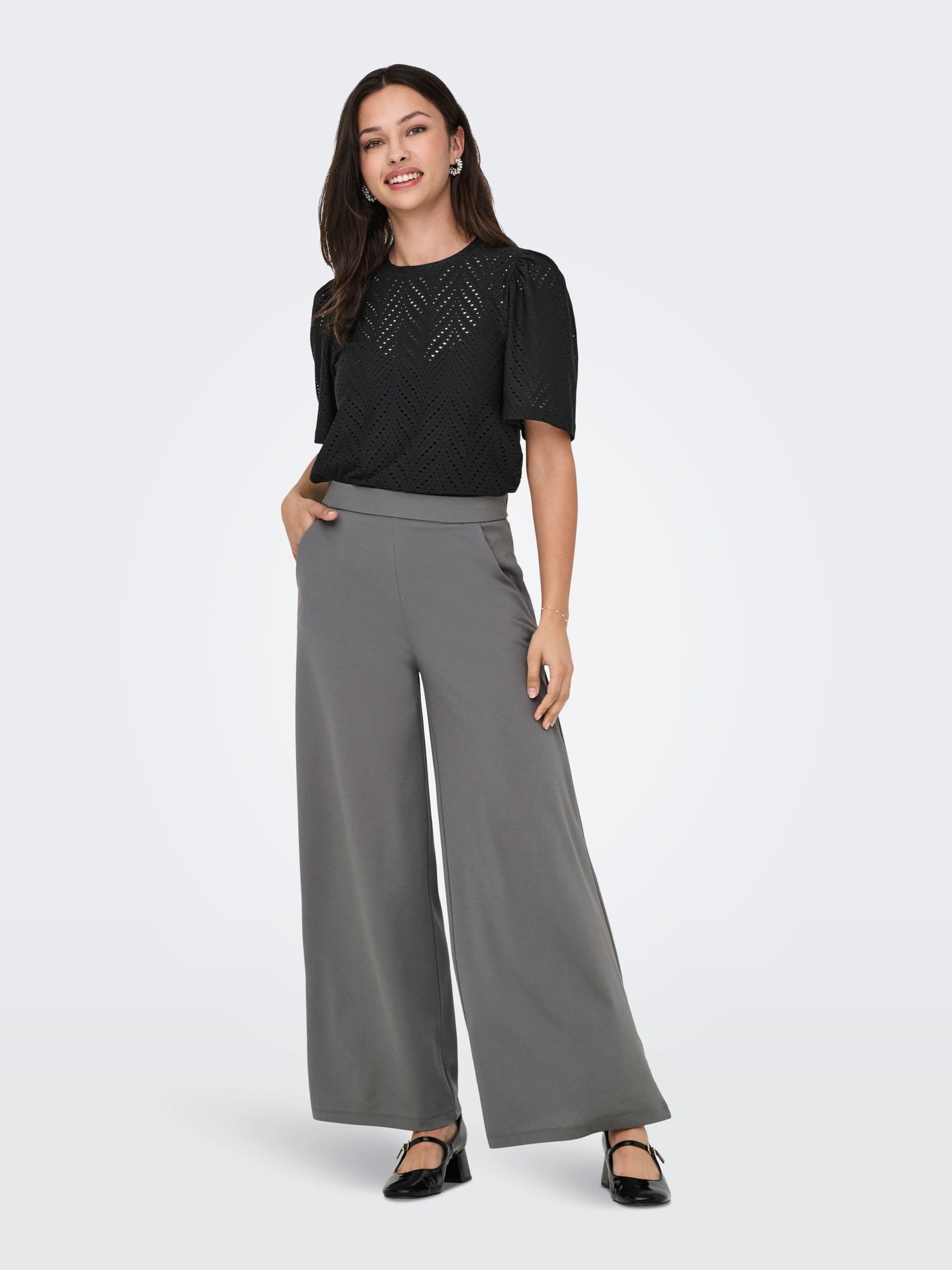 JDY JDYCARLA CATHINKA S/S TOP JRS NOOS Black 2900155660051