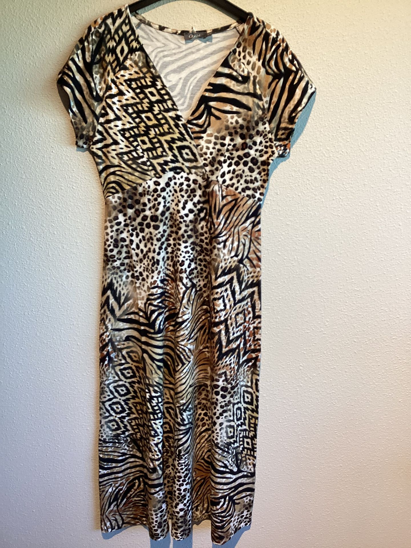geisha Dress v-neck sleeveless AOP 775 PR.06-25-2 brown/black 2900155774048