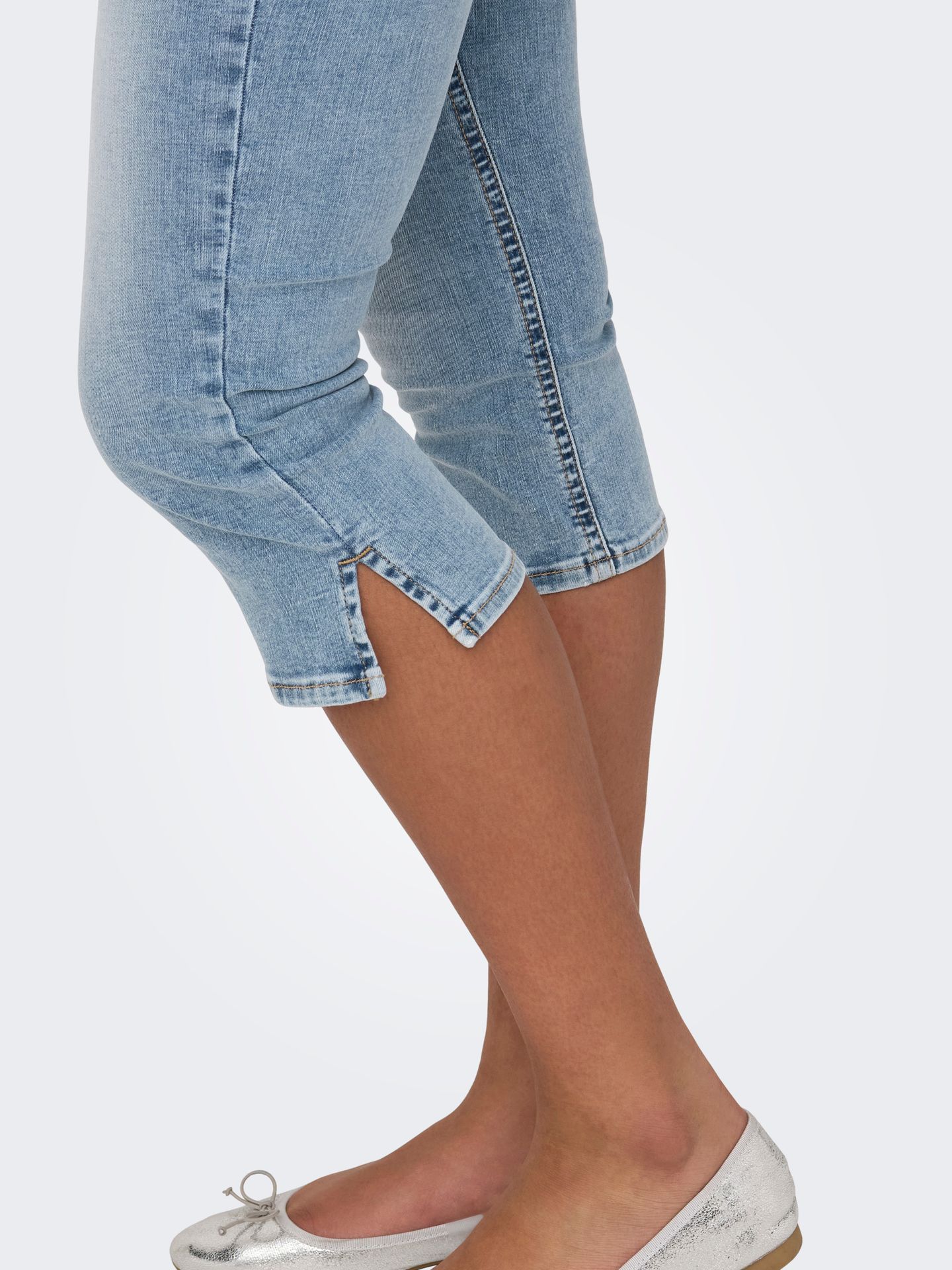 Only ONLBLUSH MW SLIT CAPRI DNM PIM NOOS Light Blue Denim 2900155822015