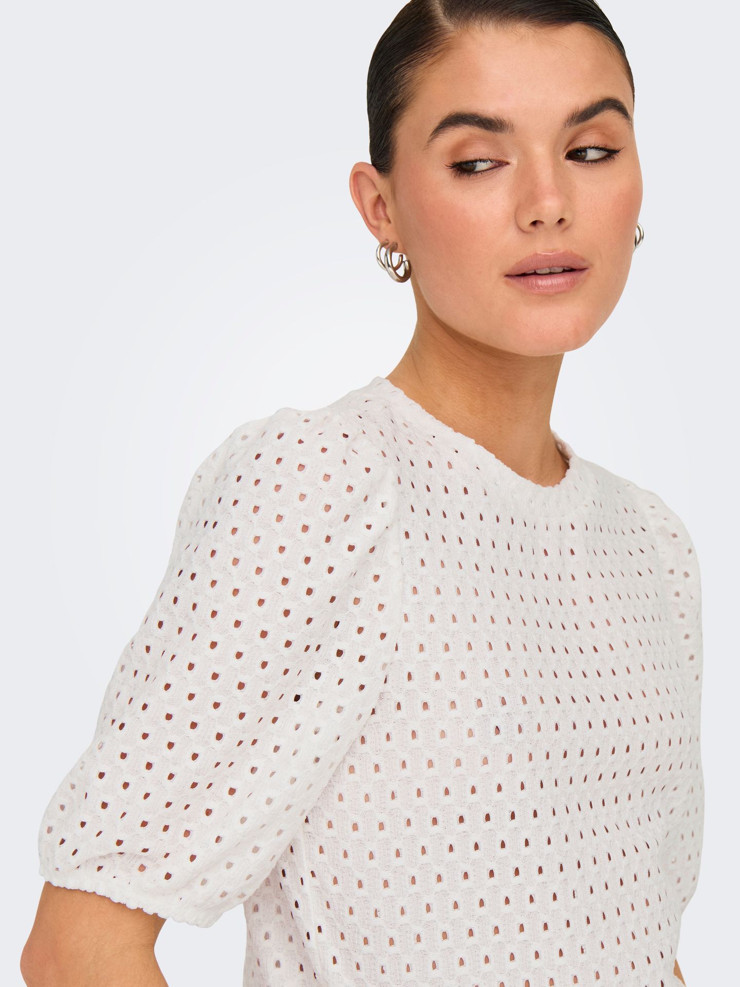 Only ONLELISA S/S O-NECK TOP BOX JRS Cloud Dancer 2900155862011 Only ONLELISA S/S O-NECK TOP BOX JRS Cloud Dancer 2900155862011
