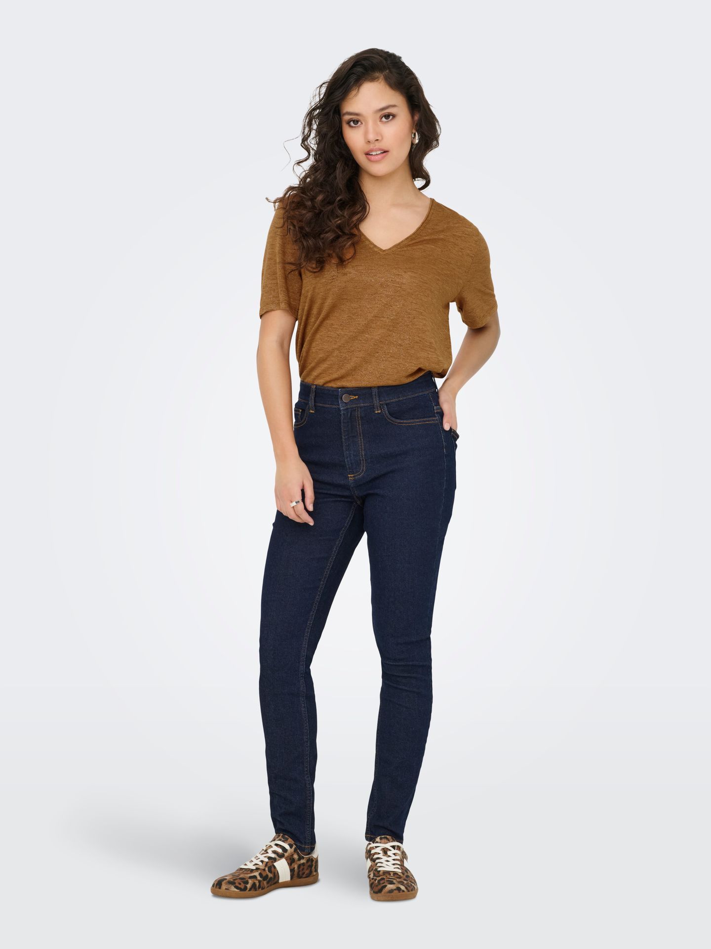 JDY JDYCAMILLE S/S V-NECK GLITTER TOP J Argan Oil/GLITTER 2900155867047 JDY JDYCAMILLE S/S V-NECK GLITTER TOP J Argan Oil/GLITTER 2900155867047
