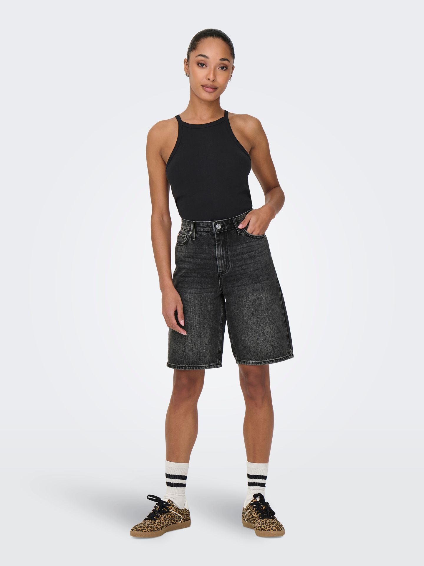 Only ONLSONNY HW WIDE DNM SHORTS NOOS Washed Black 2900155987042
