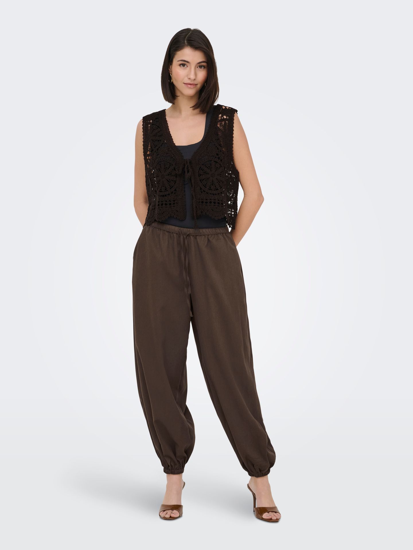 JDY JDYVIC S/L V-NECK TIE VEST KNT Chocolate Torte 2900165957011