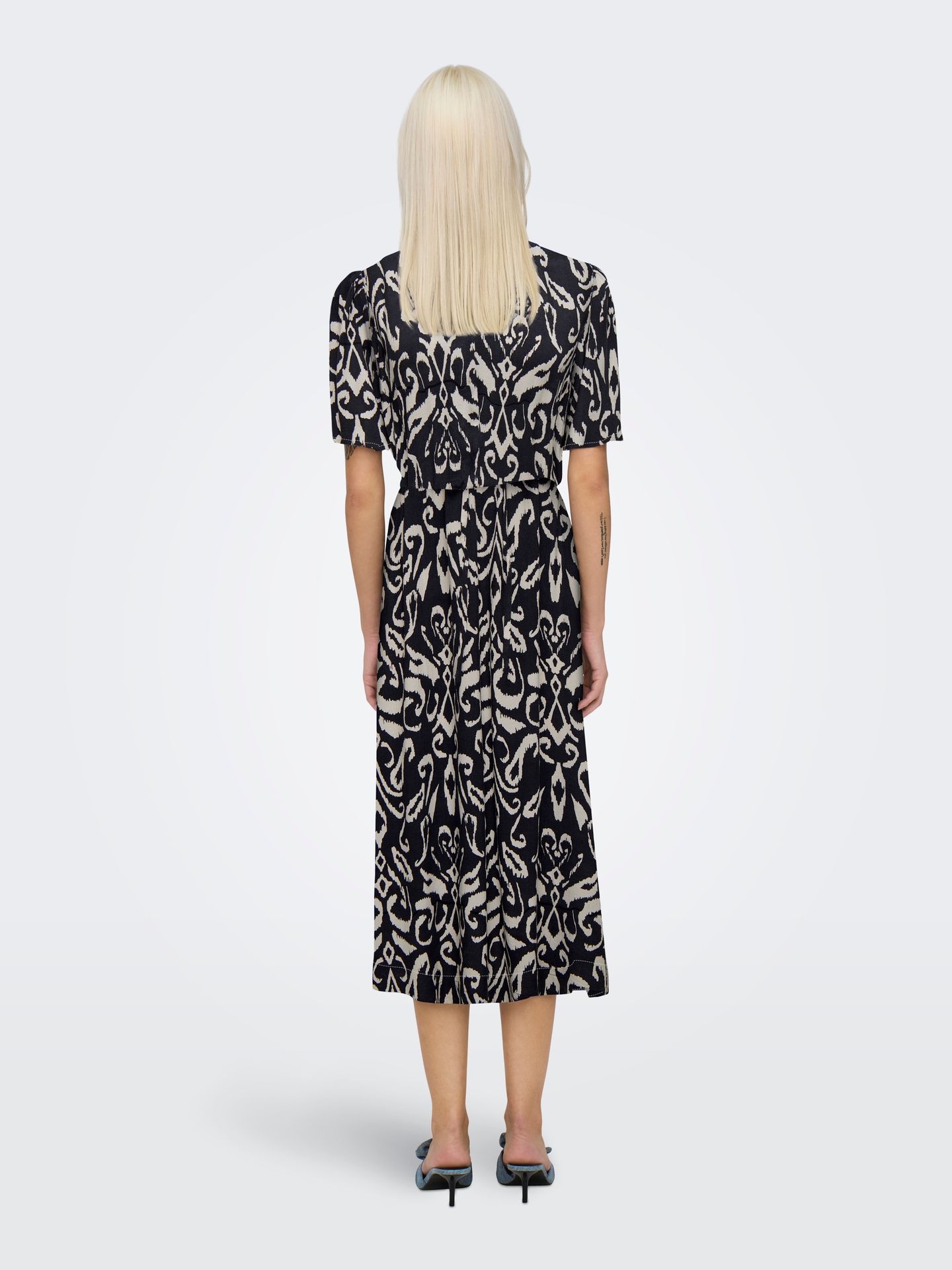 Only ONLHALIA LIFE S/S MIDI DRESS WVN NO Night Sky/MALENE GRAPHIC 2900156203011