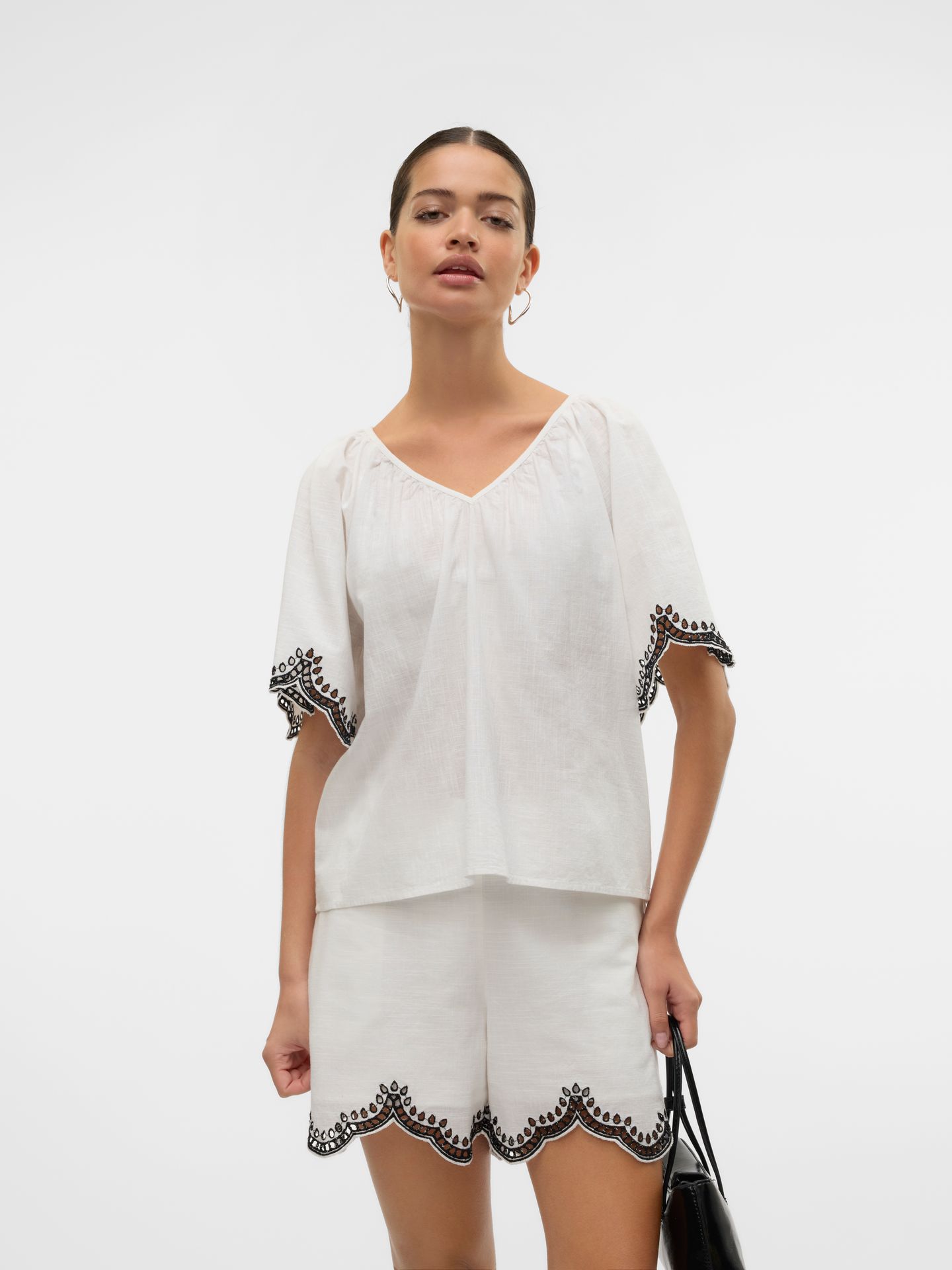 Vero Moda VMDIANA 2/4 V-NECK TOP WVN BTQ Snow White/Artichoke 2900156204018