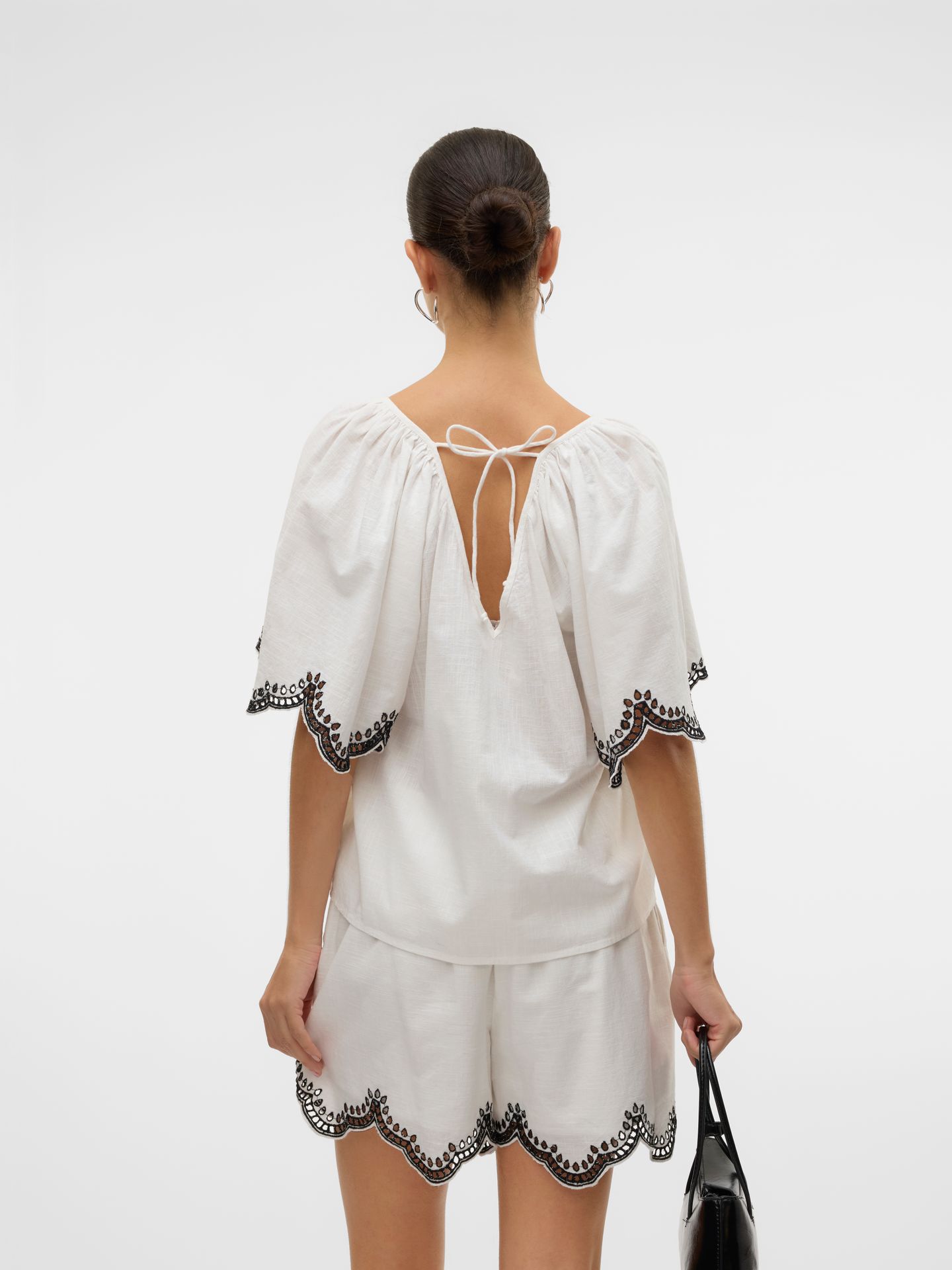 Vero Moda VMDIANA 2/4 V-NECK TOP WVN BTQ Snow White/Artichoke 2900156204018
