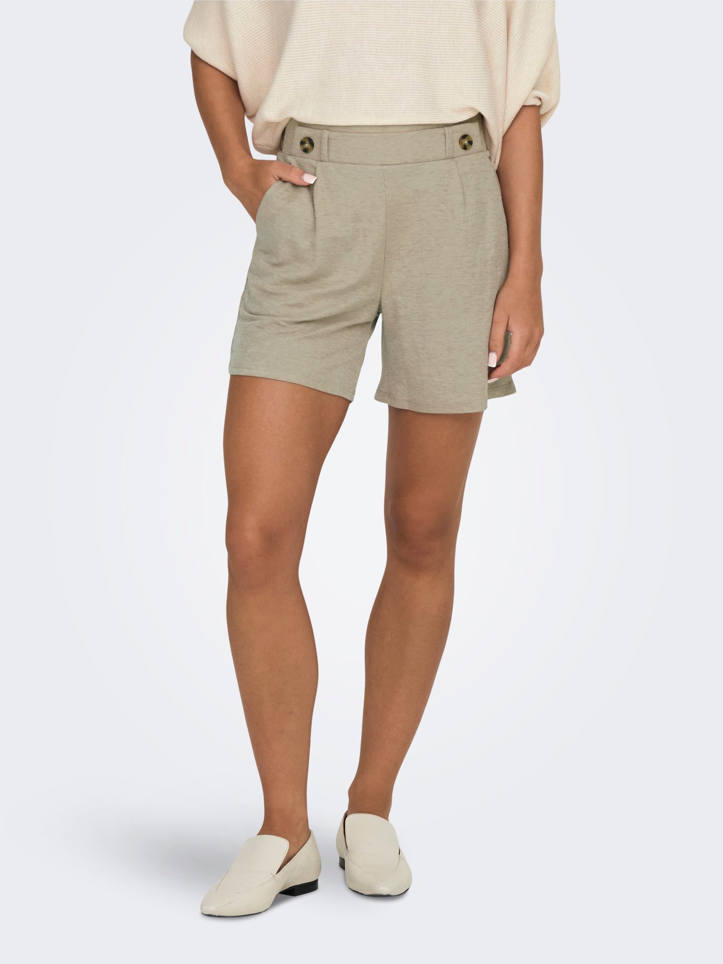 Only JDYBIRDIE GEGGO SHORTS JRS NOOS Chateau Gray/BLACK BUTTONS 00113203-EKA26011400002369