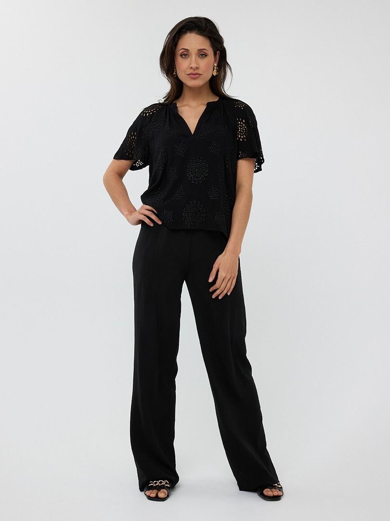 Esqualo Blouse allover embroidery 000 black 2900156445121