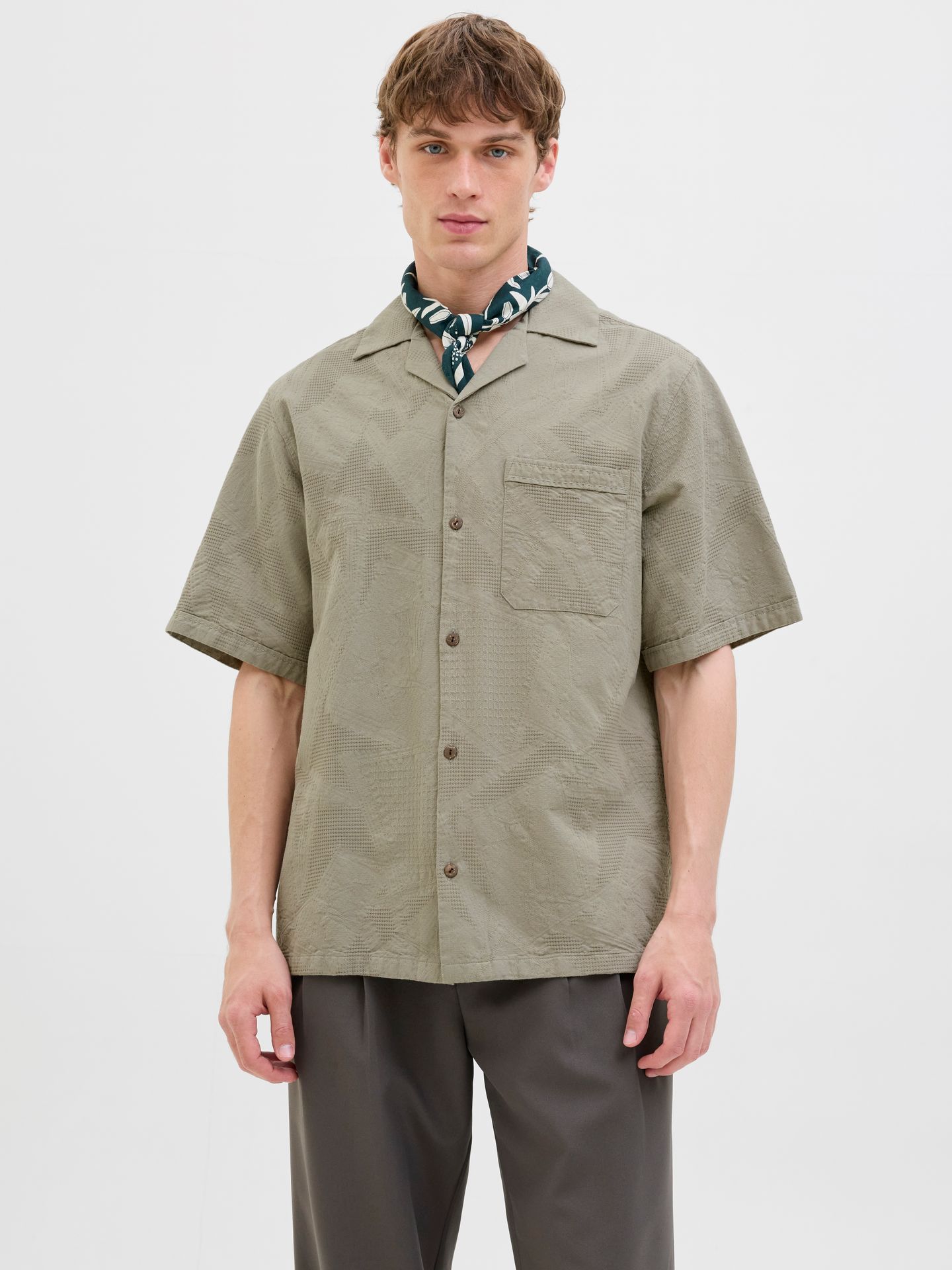 Jack & Jones JPRBLULUKE JACQUARD RESORT S/S SHIR Elmwood 00113273-EKA26011400002938
