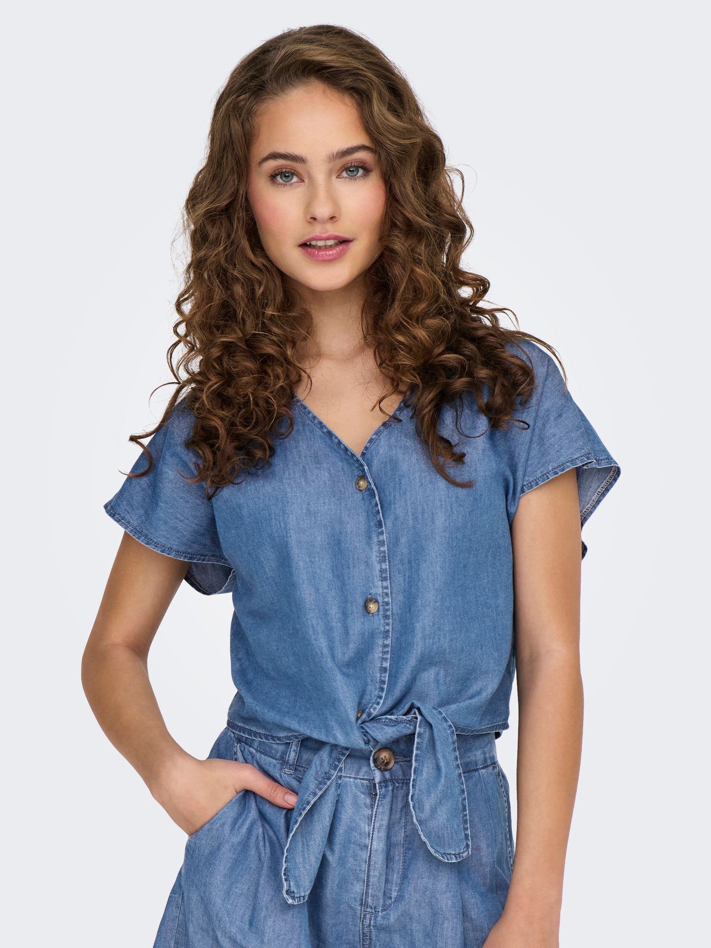 Only ONLBEA SIESTA SS KNOT DNM SHIRT BJ Medium Blue Denim 2900156484014
