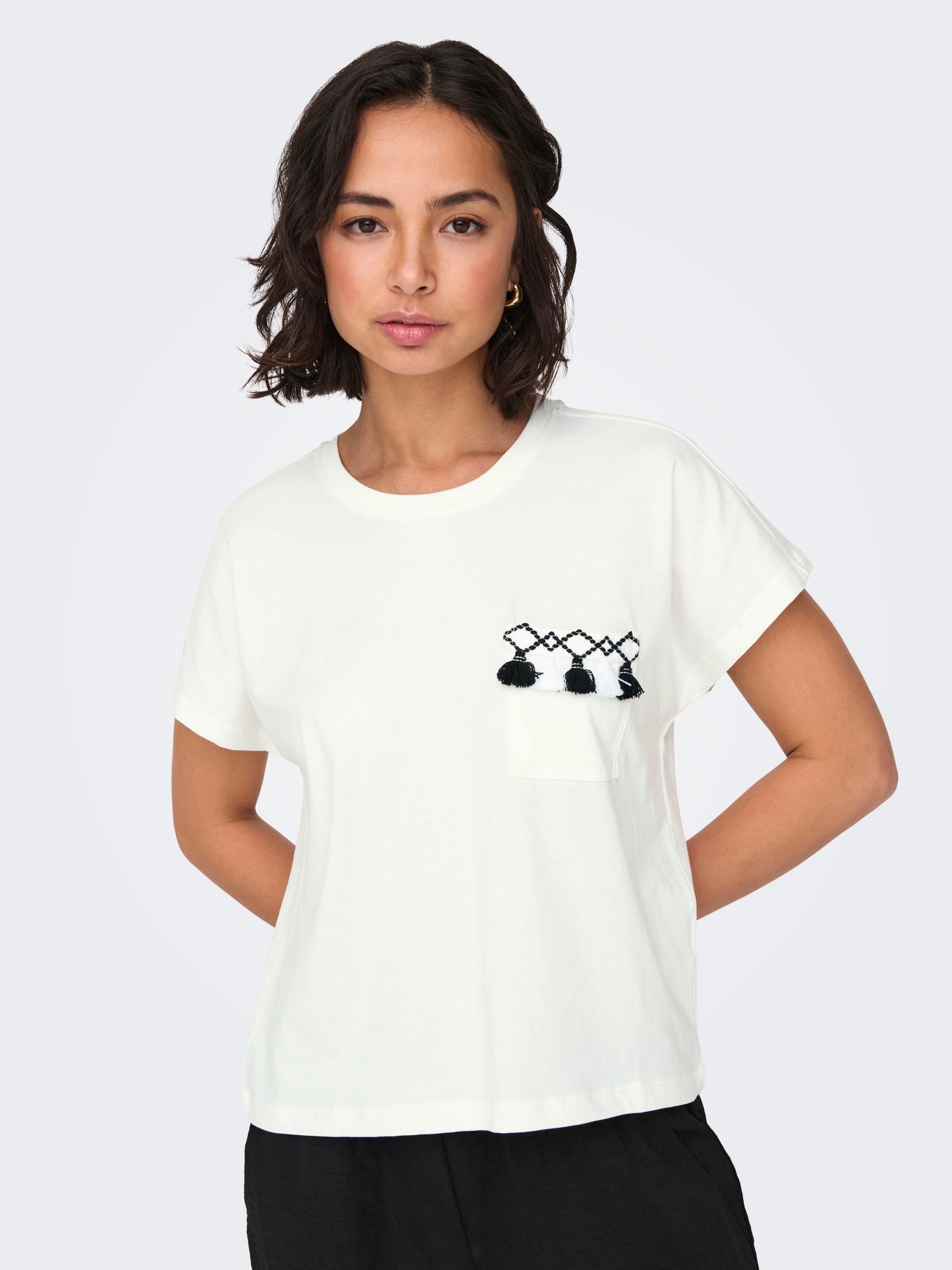 Only ONLJILL LIFE S/S TOP BOX JRS Cloud Dancer/NAVAL ACADEMY 2900156572049