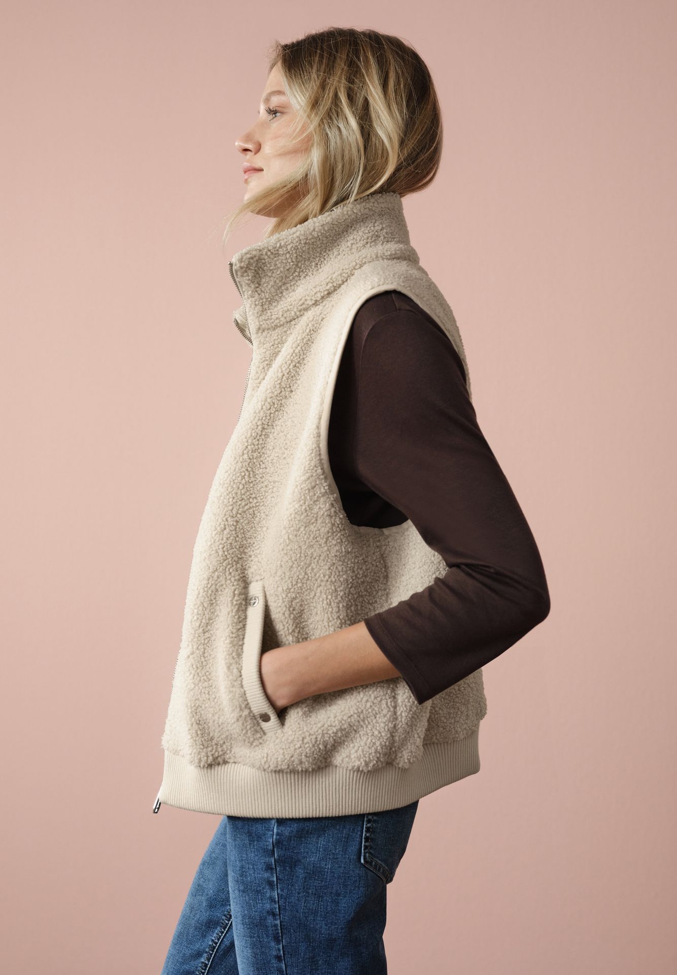 Street-One A220287 Short Teddy Vest w. Knit De soft fawn beige 2900157302027 Street-One A220287 Short Teddy Vest w. Knit De soft fawn beige 2900157302027