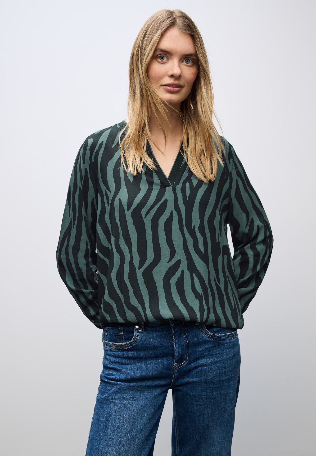 Street-One A346048 Tunic blouse w elastic tape evernight green 2900157348049