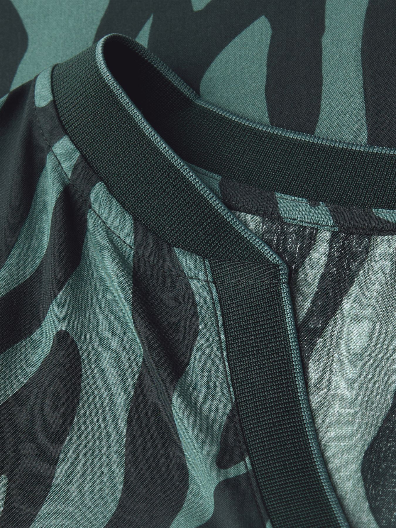 Street-One A346048 Tunic blouse w elastic tape evernight green 2900157348056