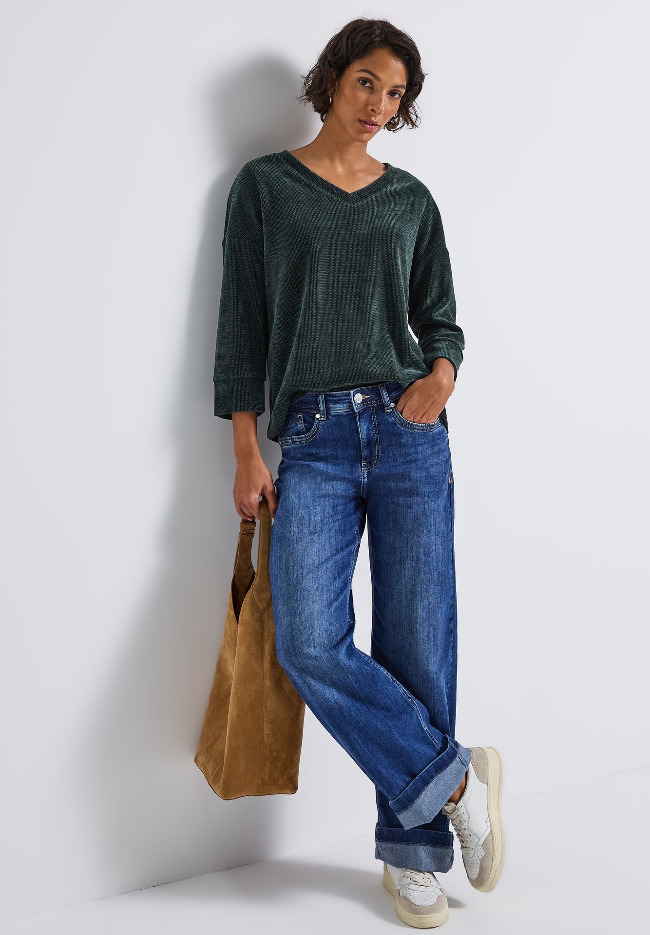 Street-One A324011 LTD QR cozy v-neck shirt evernight green 2900157442068 Street-One A324011 LTD QR cozy v-neck shirt evernight green 2900157442068