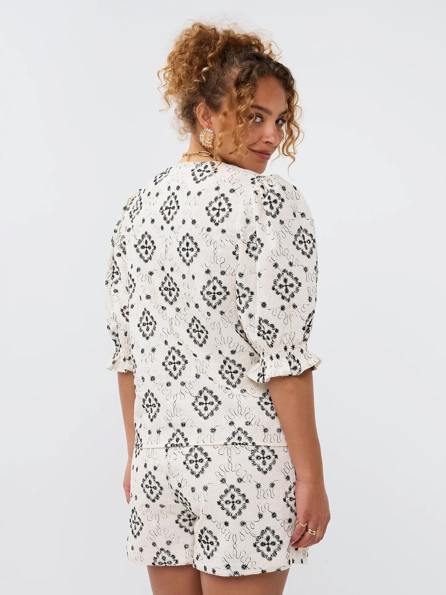 Ydence Top Minthe Black 2900157504063