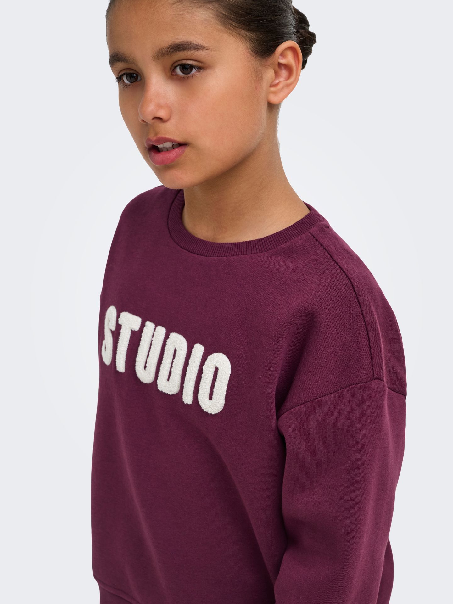 Kids Only KOGSWEAT LS CREW OVZ STAT SWT NOOS Fig/STUDIO - Terry Emb. 2900167922024