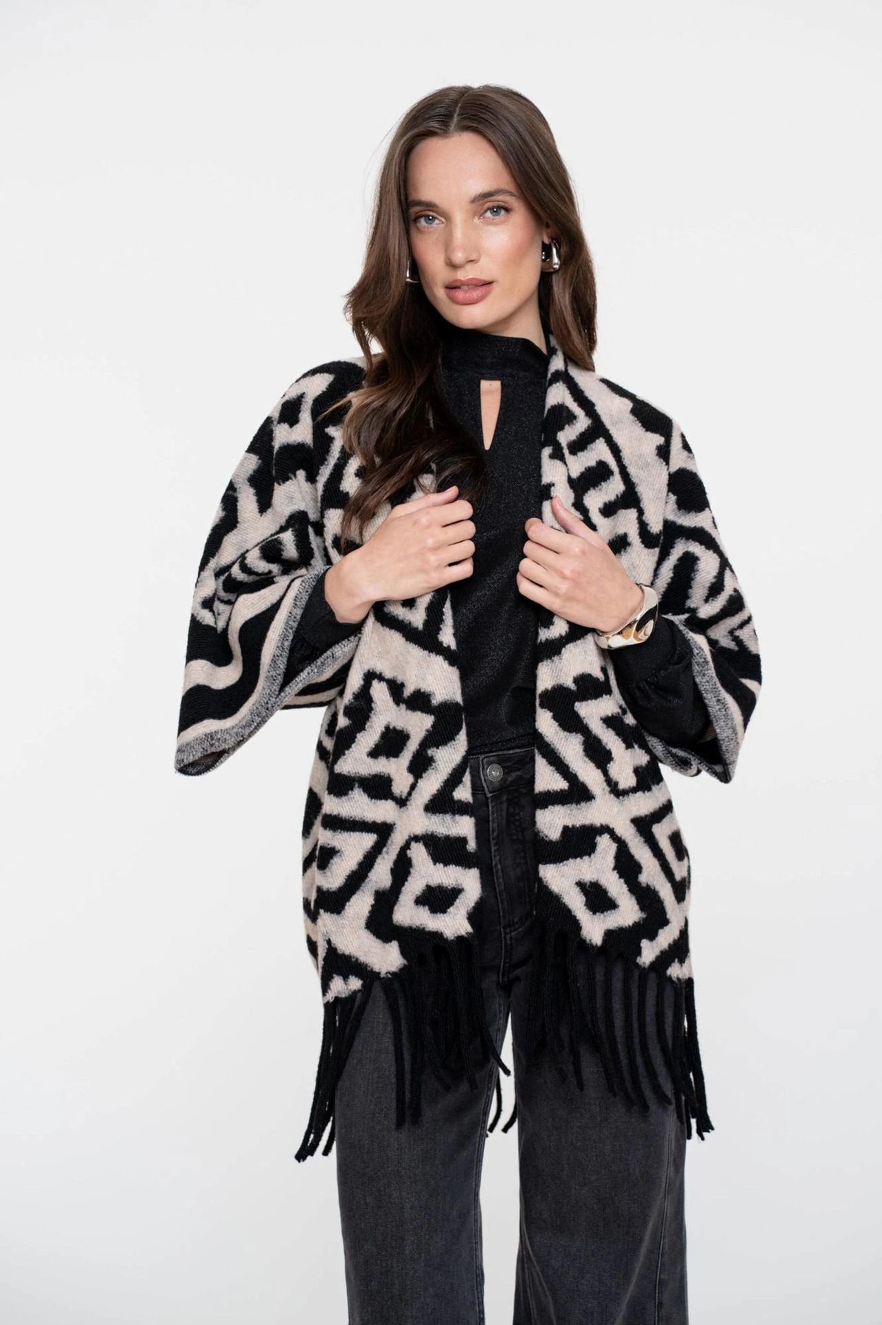 geisha Poncho jacquard 999 black/sand 2900158428016 geisha Poncho jacquard 999 black/sand 2900158428016