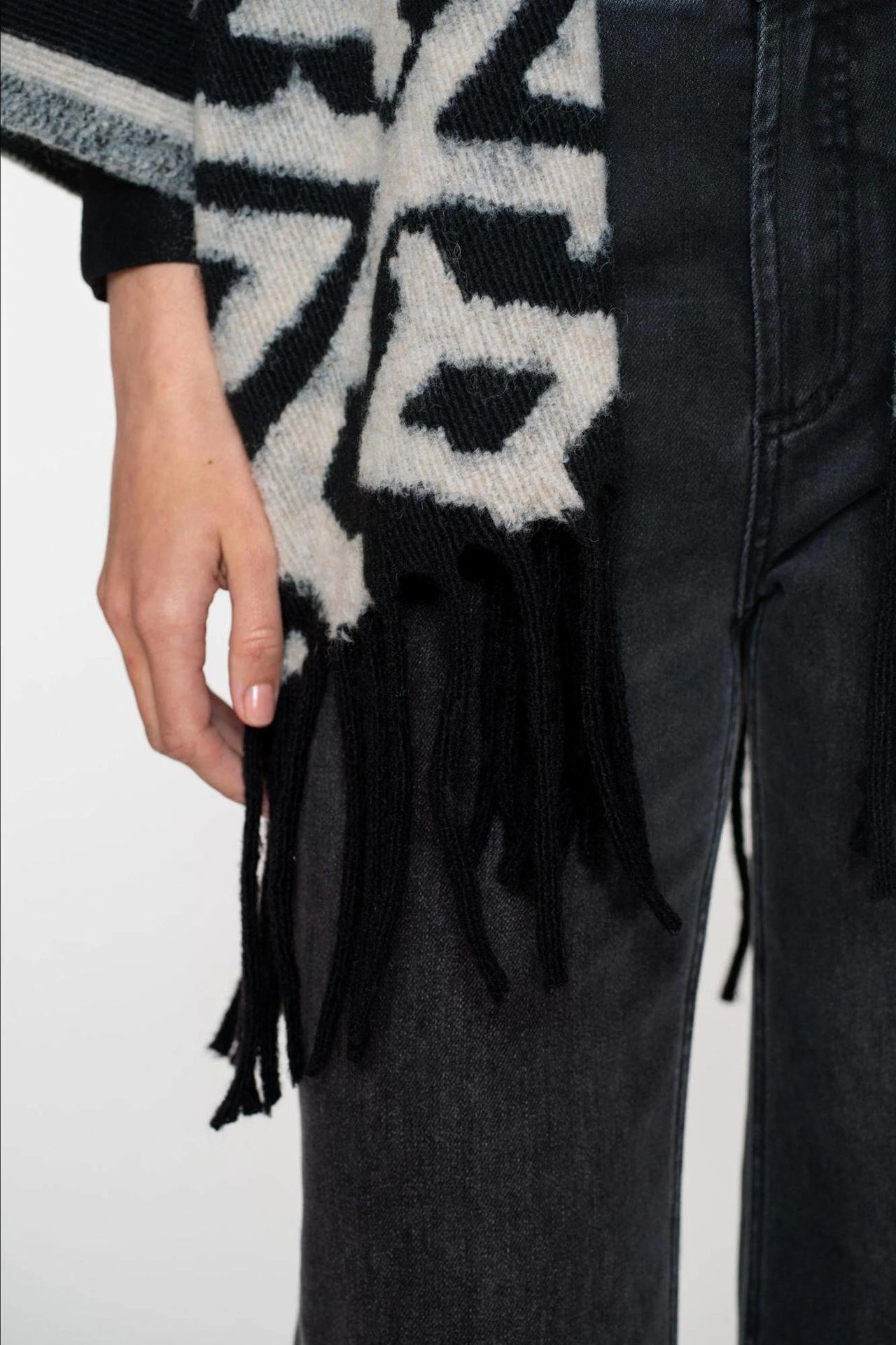 geisha Poncho jacquard 999 black/sand 2900158428016 geisha Poncho jacquard 999 black/sand 2900158428016