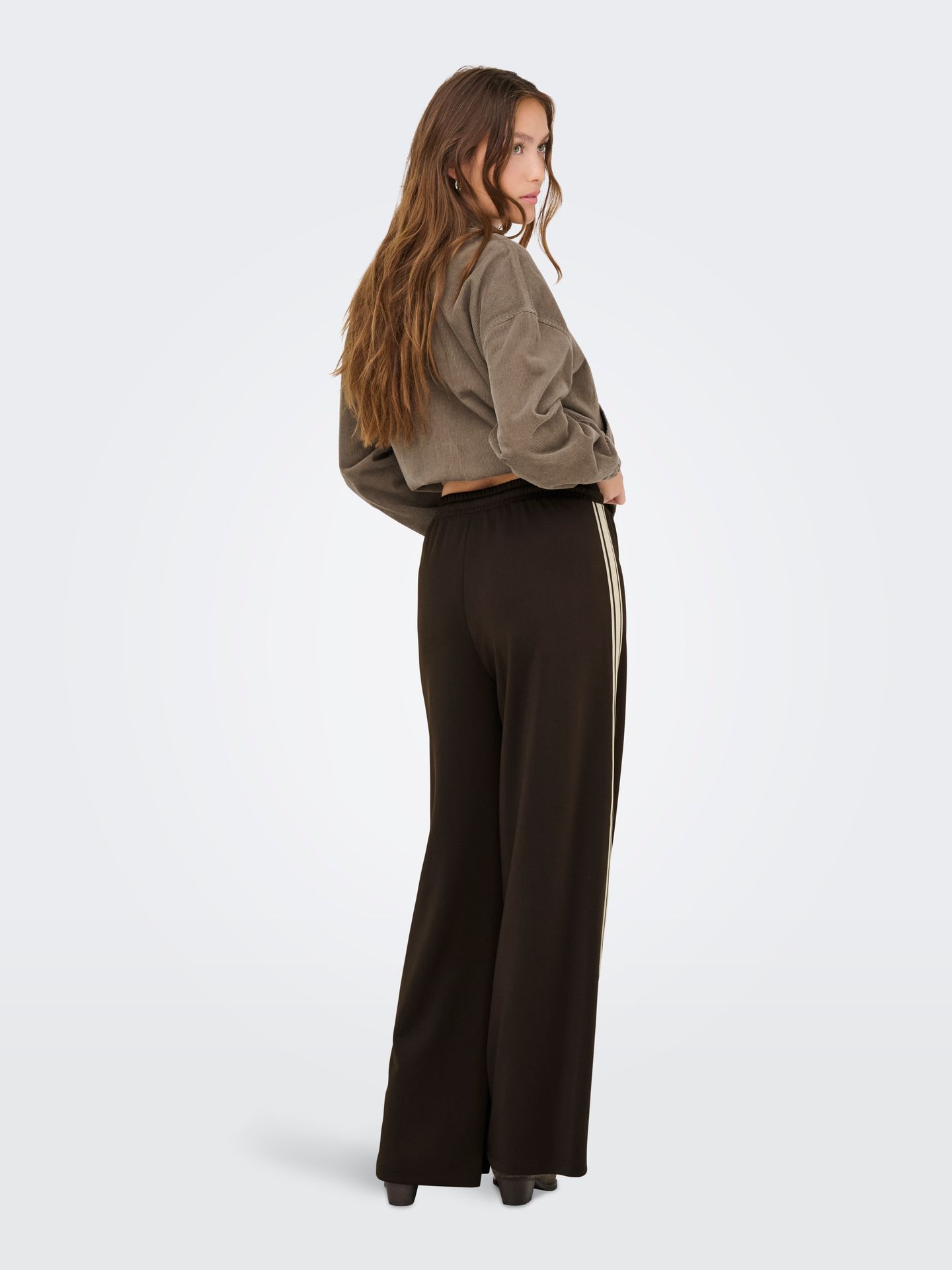 Only ONLASTA WIDE STRIPE PANTS SWT Chocolate Torte/Black/birch stripe 2900158464021