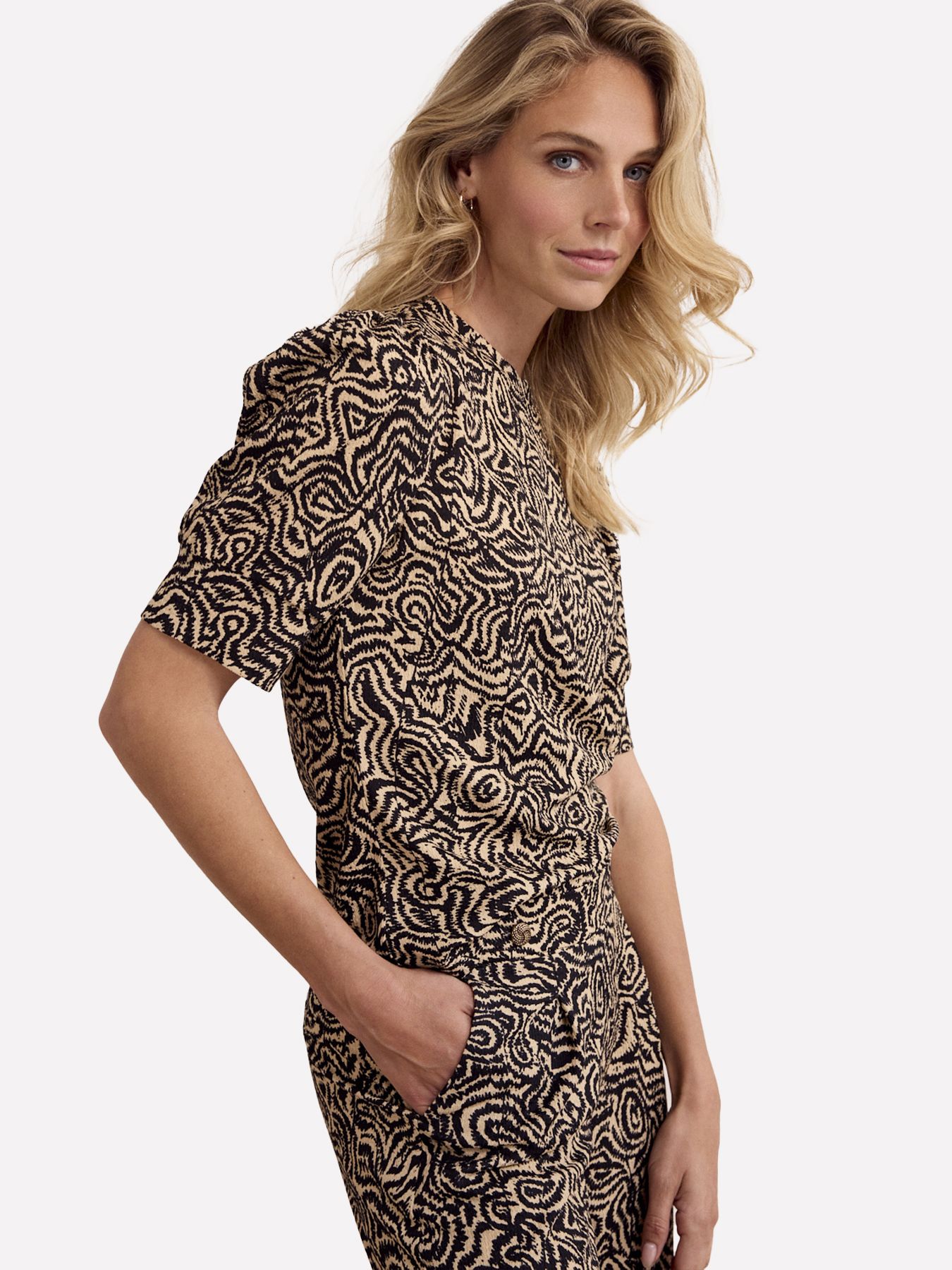 Tramontana Top Wandering Lines Print Black & Pebble 100002 00114464-EKA26012900000048