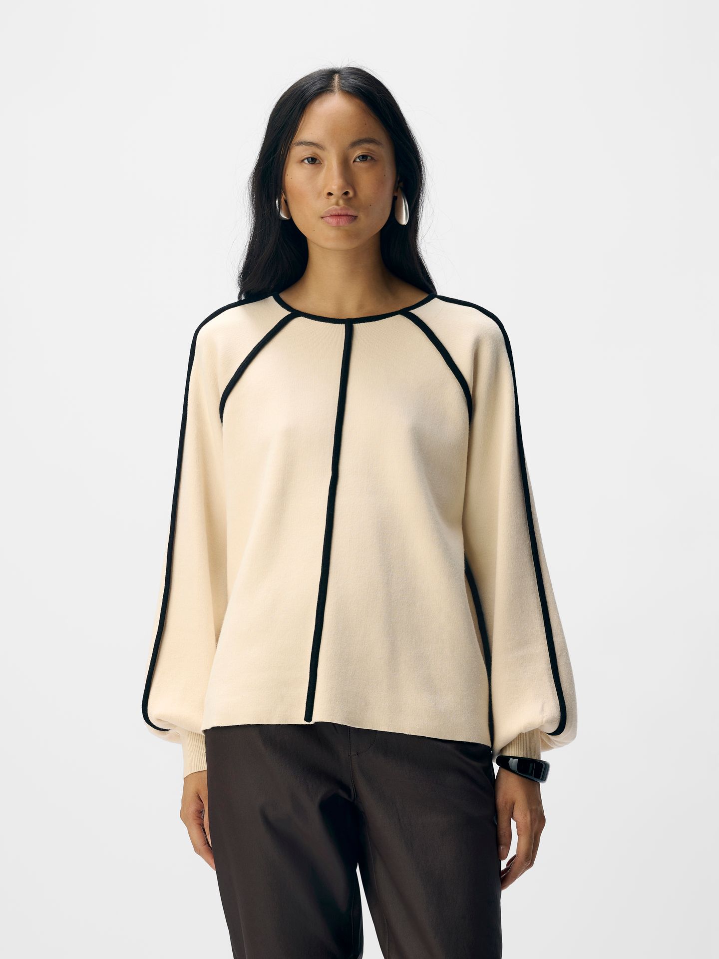 Object OBJREYNARD LS LO CONTRAST PULLOVER Sandshell/Black flower 2900159268031