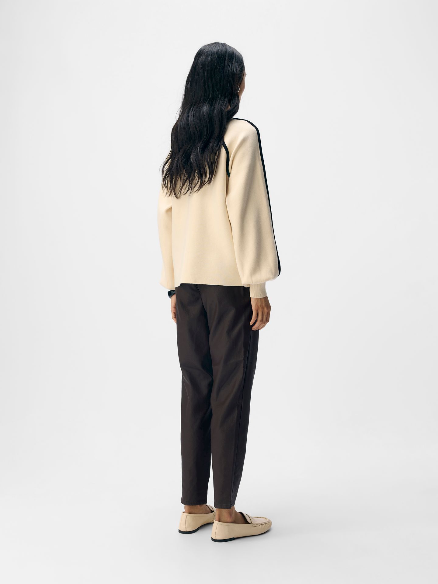 Object OBJREYNARD LS LO CONTRAST PULLOVER Sandshell/Black flower 2900159268048