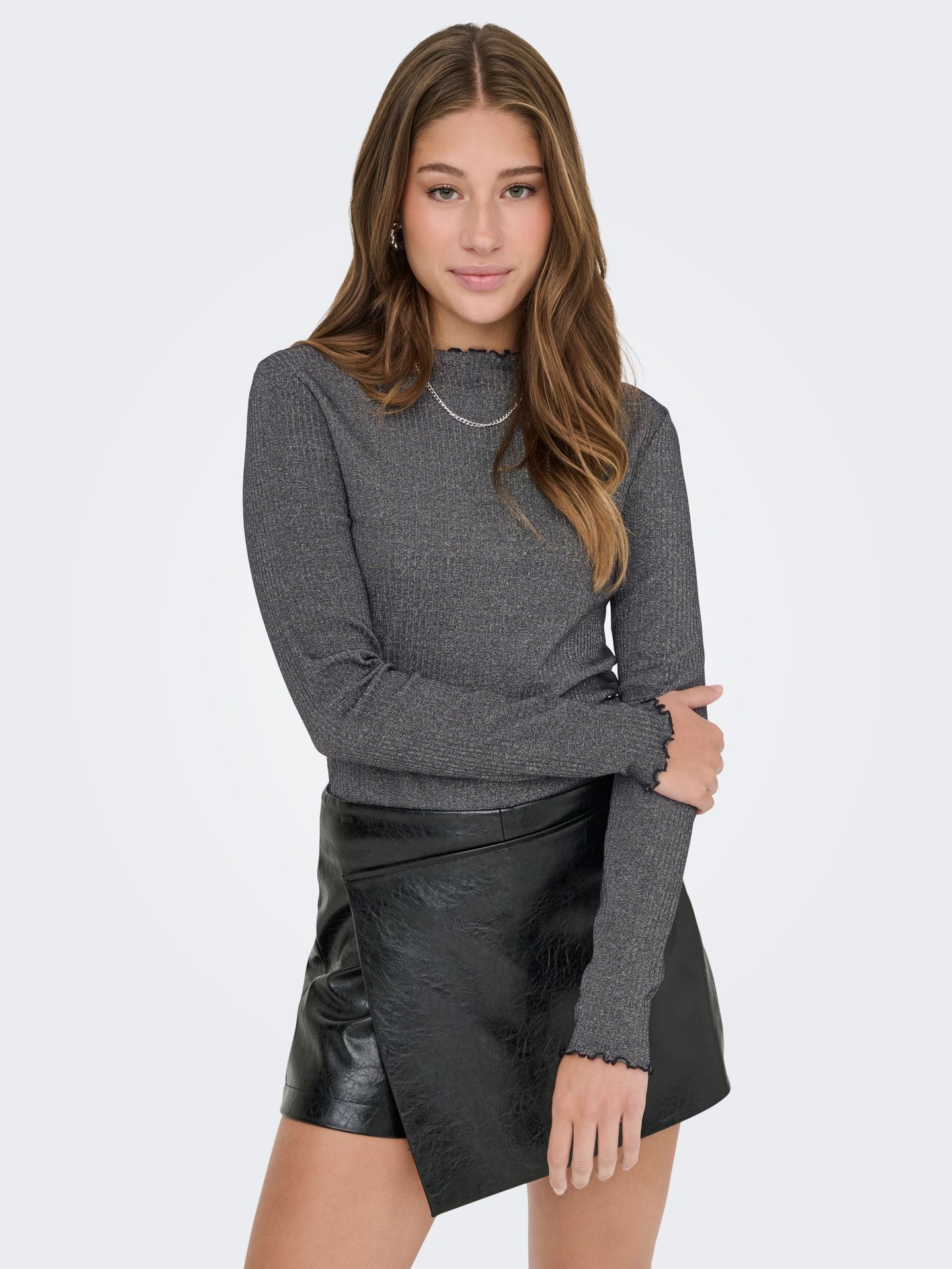 Only ONLEMMA LS GLITTER TOP JRS NOOS Black/LEO AOP 2900159890034