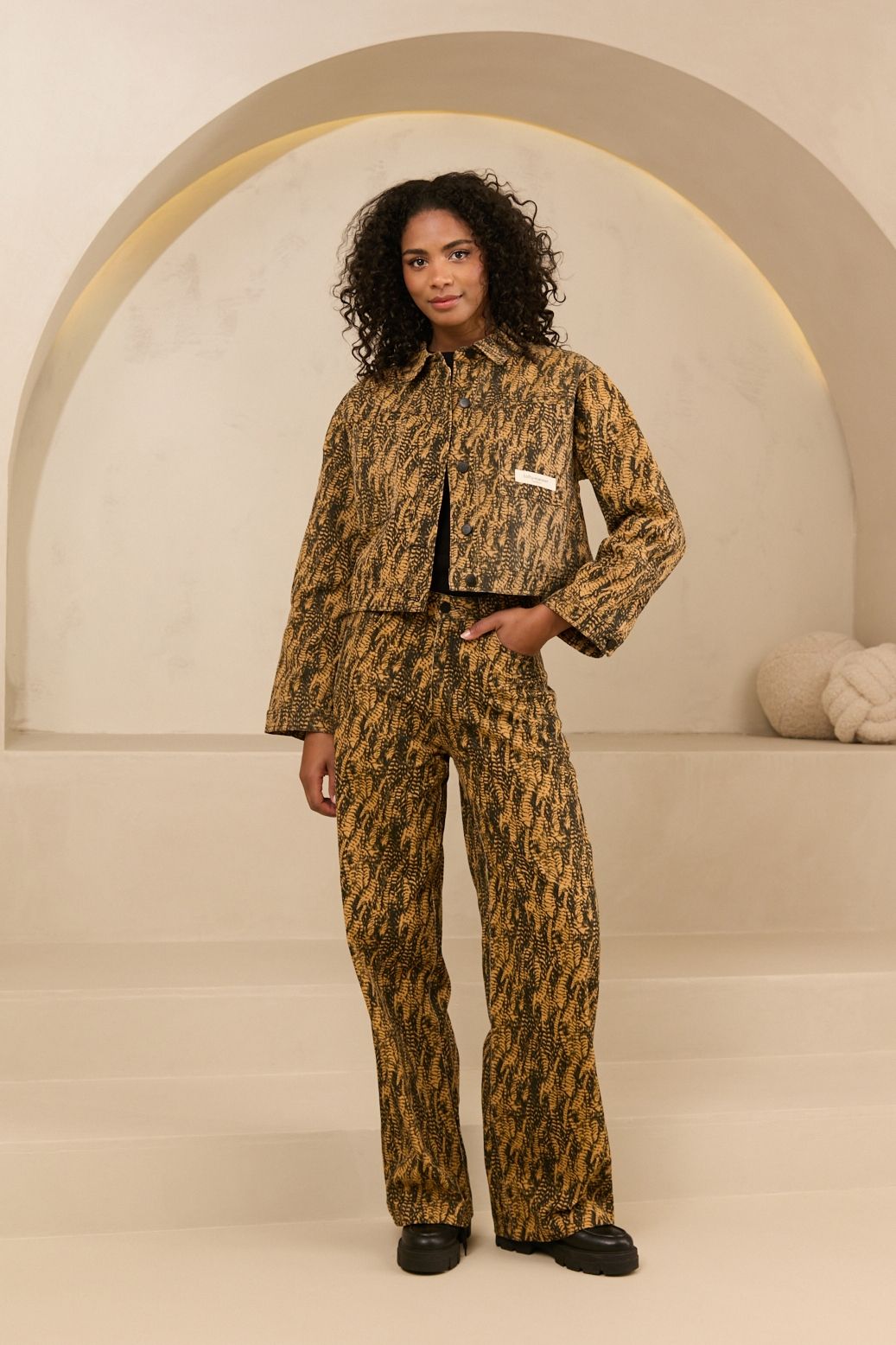 Lofty Manner Jacket Maria 819 feathers print 2900160234049 Lofty Manner Jacket Maria 819 feathers print 2900160234049