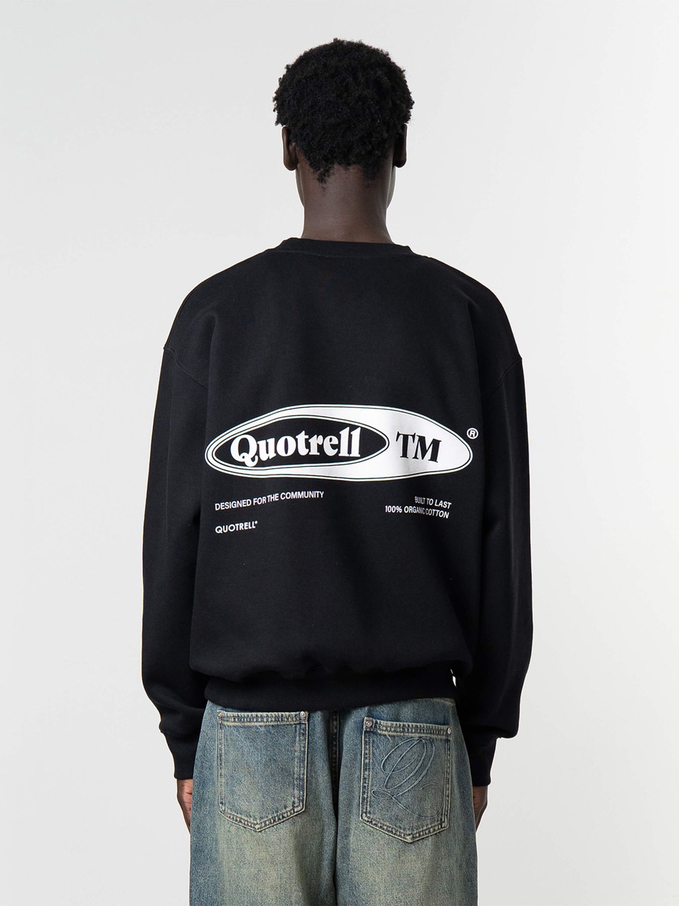 Quotrell Emblem Crewneck Black/White 2900160236067 Quotrell Emblem Crewneck Black/White 2900160236067
