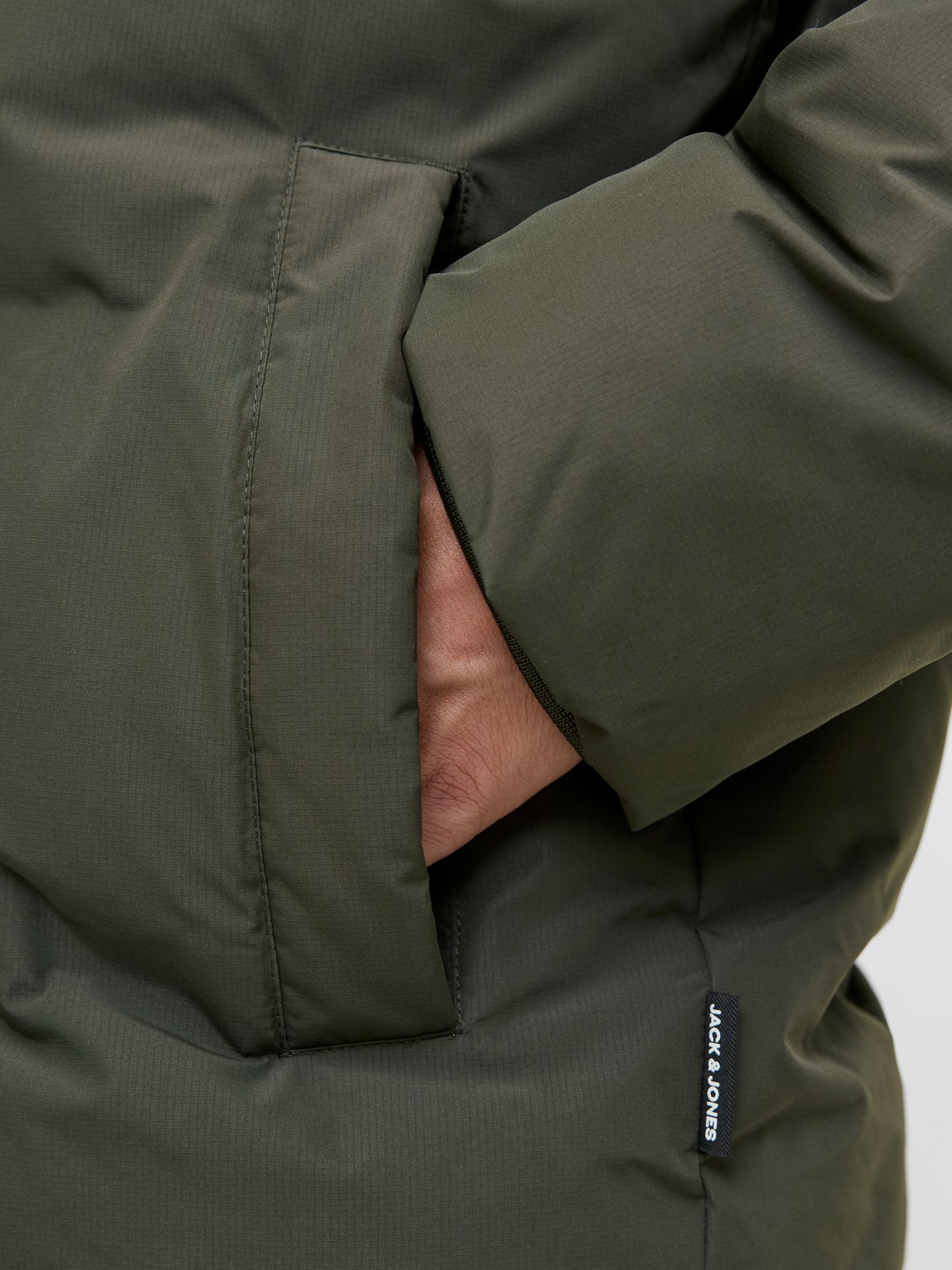 Jack & Jones JJESOHO PUFFER HOOD SN Rosin 2900160252043